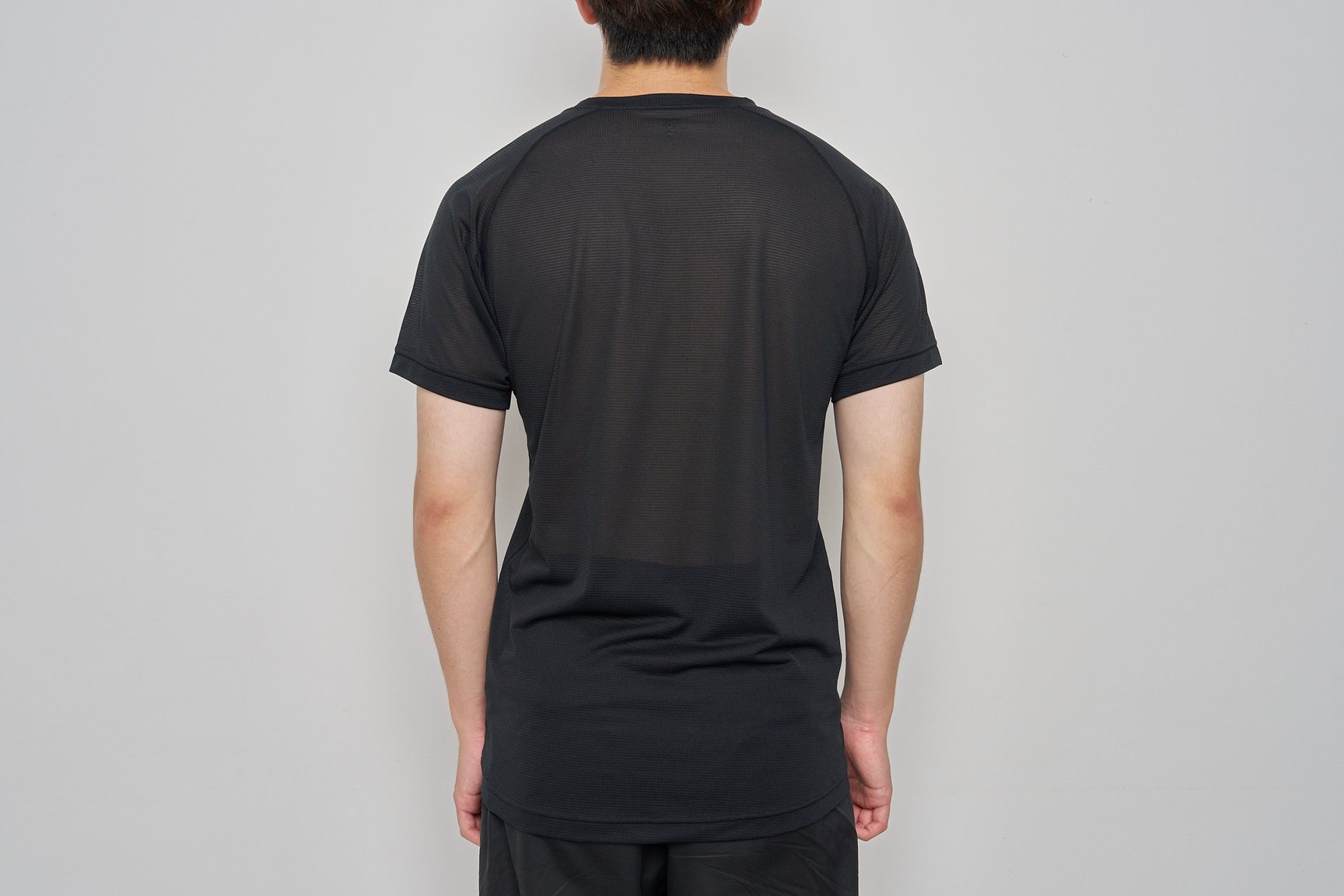 黒のインナーの着用画像