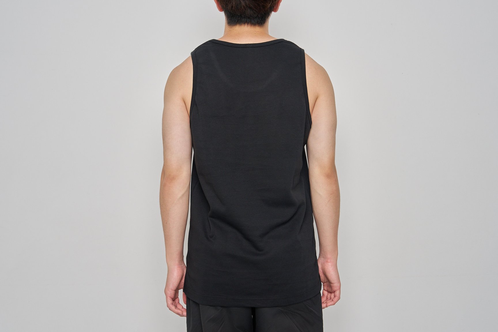 黒のインナーの着用画像