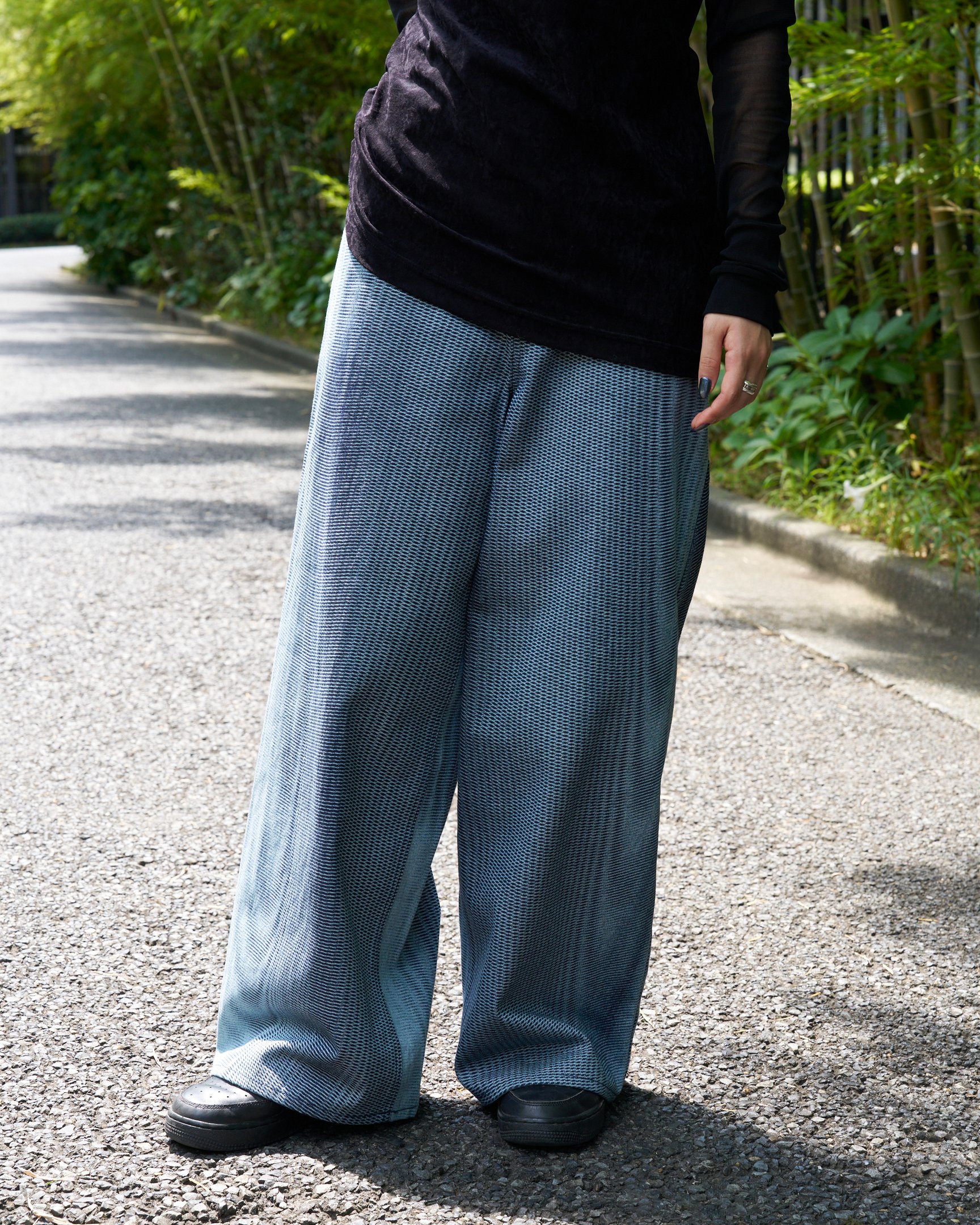 ハトラの洋服を着たモデル