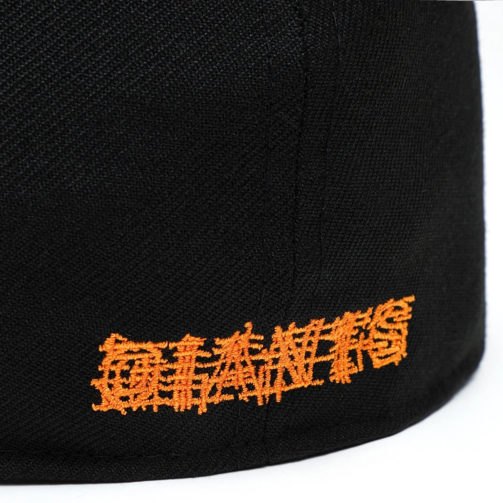 「タカヒロミヤシタザソロイスト.」、「ニューエラ」と読売ジャイアンツのトリプルコラボアイテム