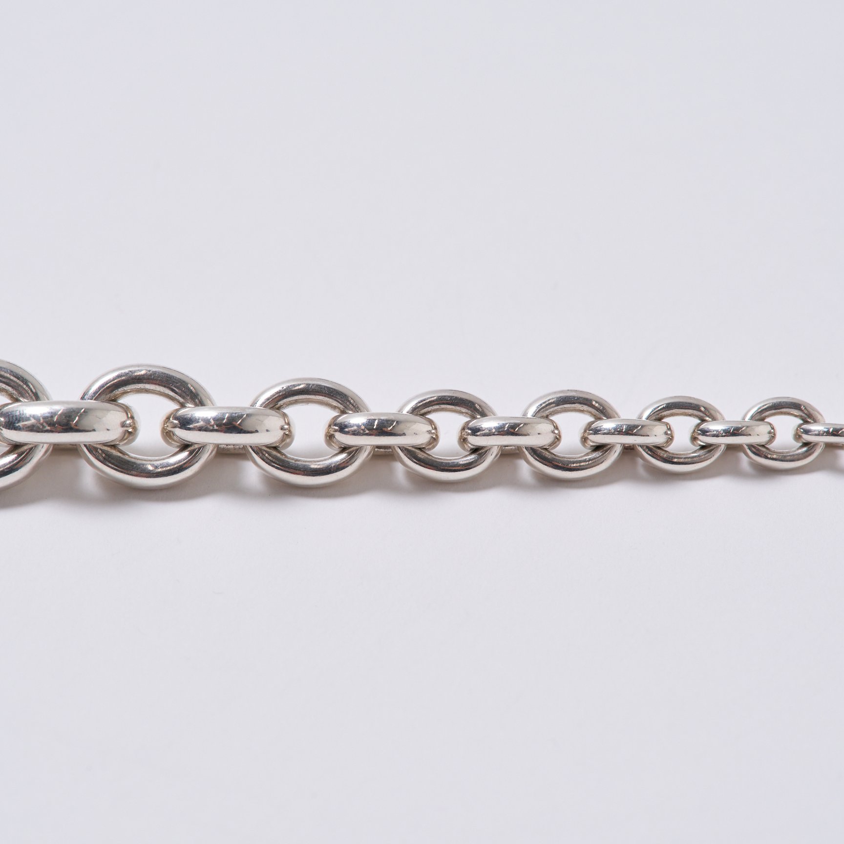 エルメスのジュエリー、クレッシェンドのチェーン接写画像