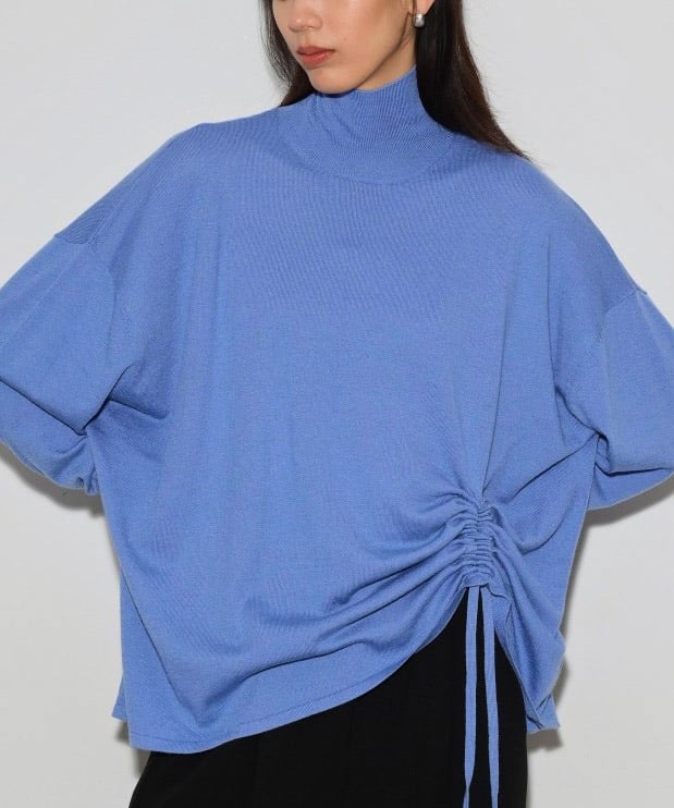 ギャレスト2024年秋冬ギャザーデザインニット着用画像