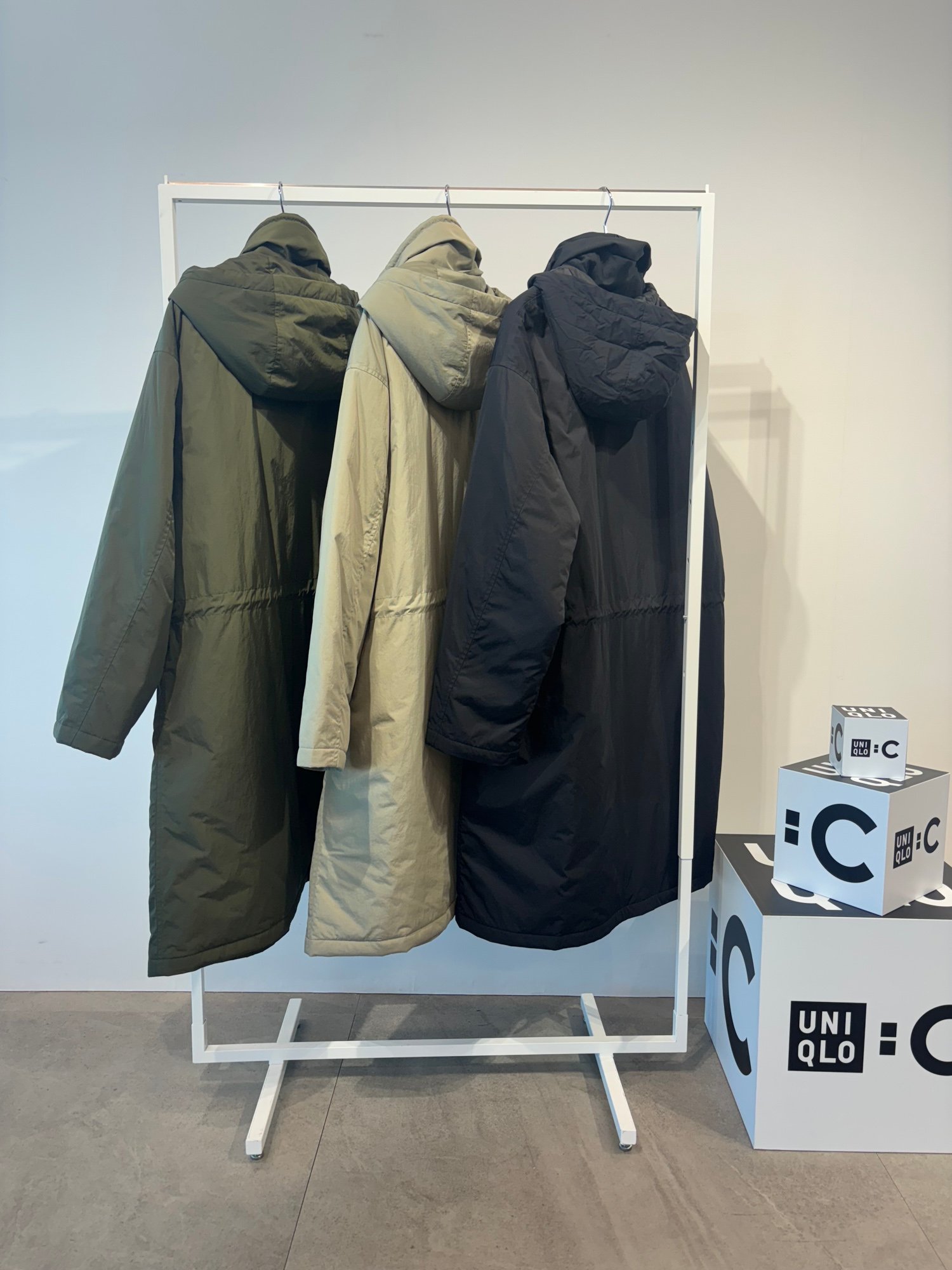 ユニクロ : シー」初のメンズで買うべきものは？ 編集部が選ぶ