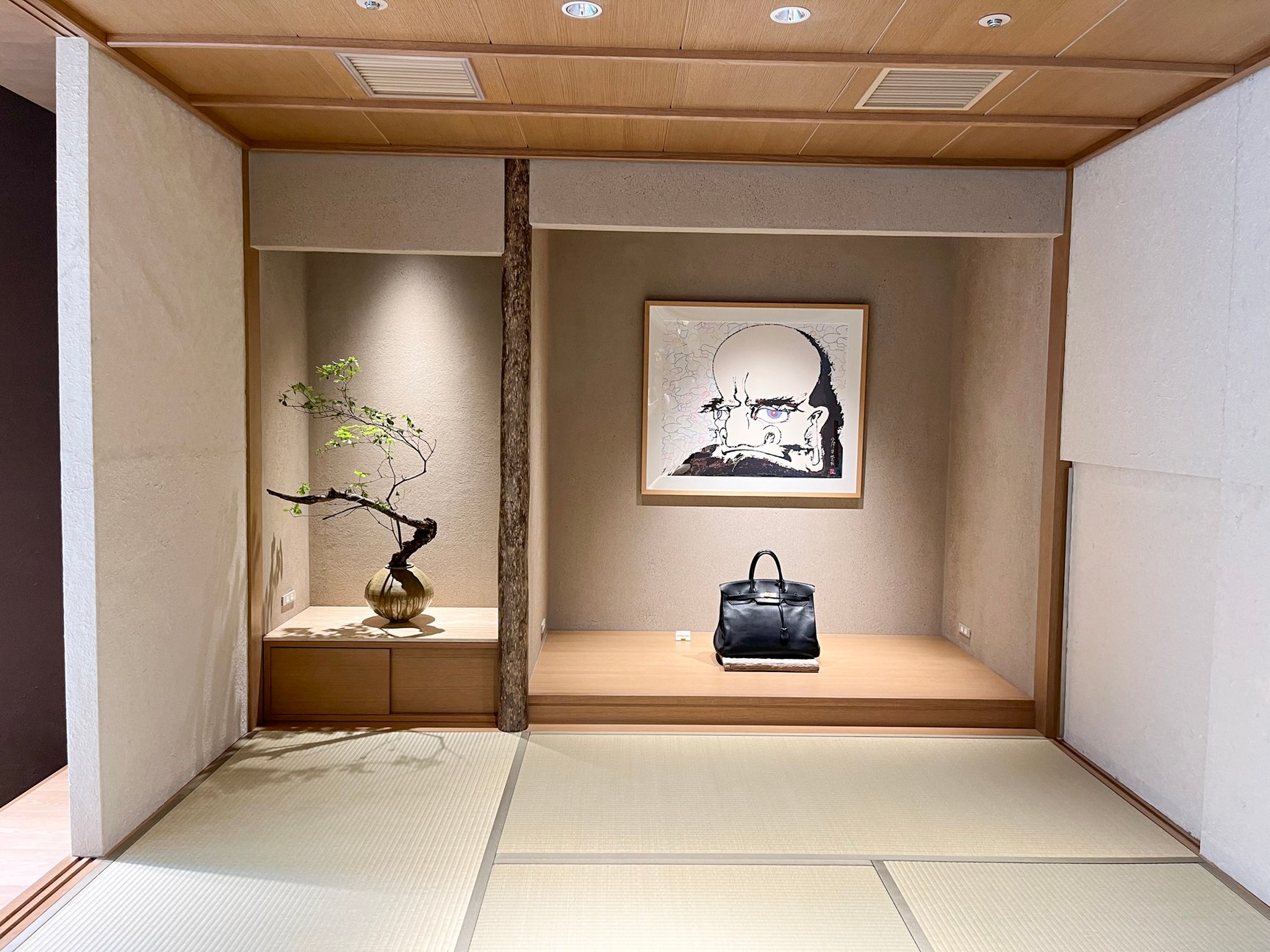 ALLU SHINJUKUの店内