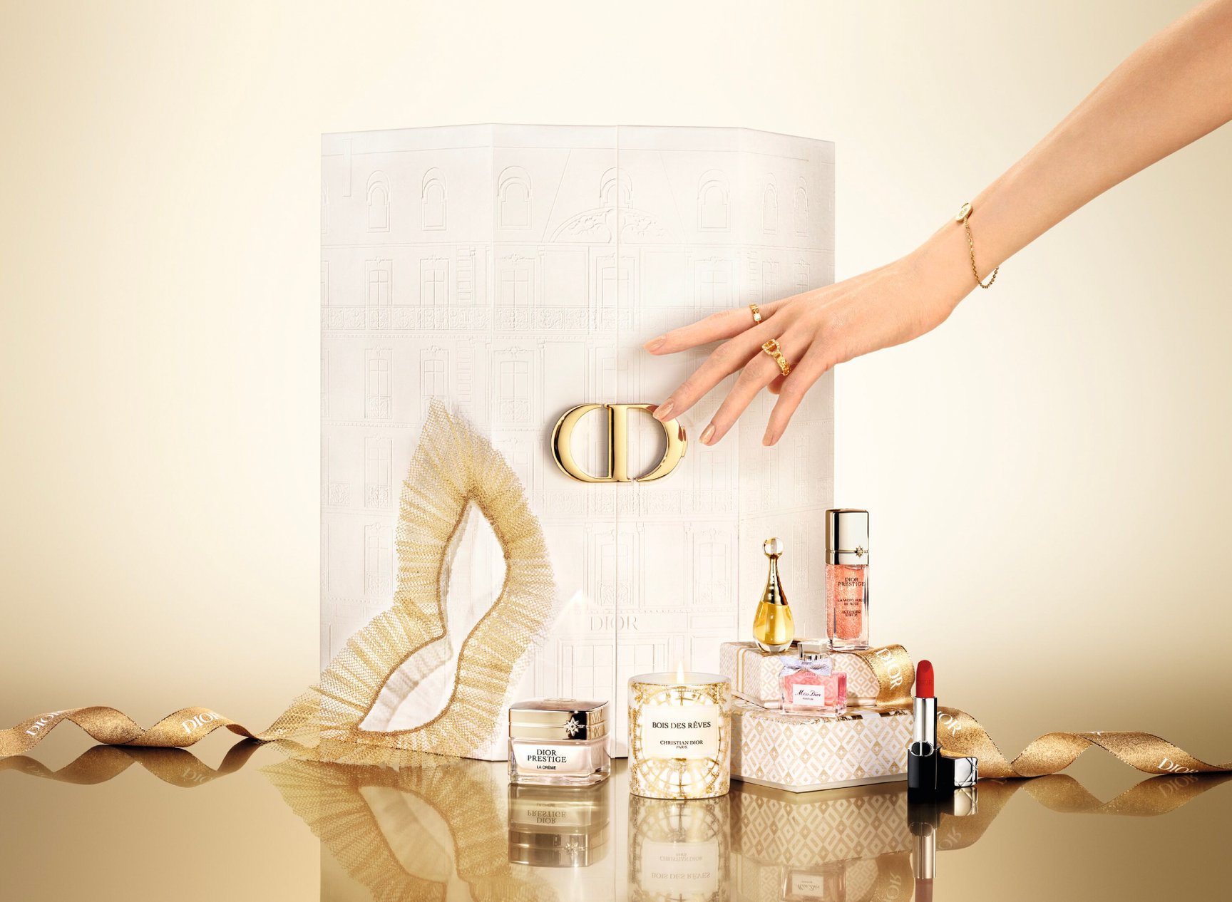 エブちゃん　新品未使用　Dior ディオール　クリスマスコフレ 2024 ディオール・クリスマスコフレ2024】 11／1発売・ゴールドが