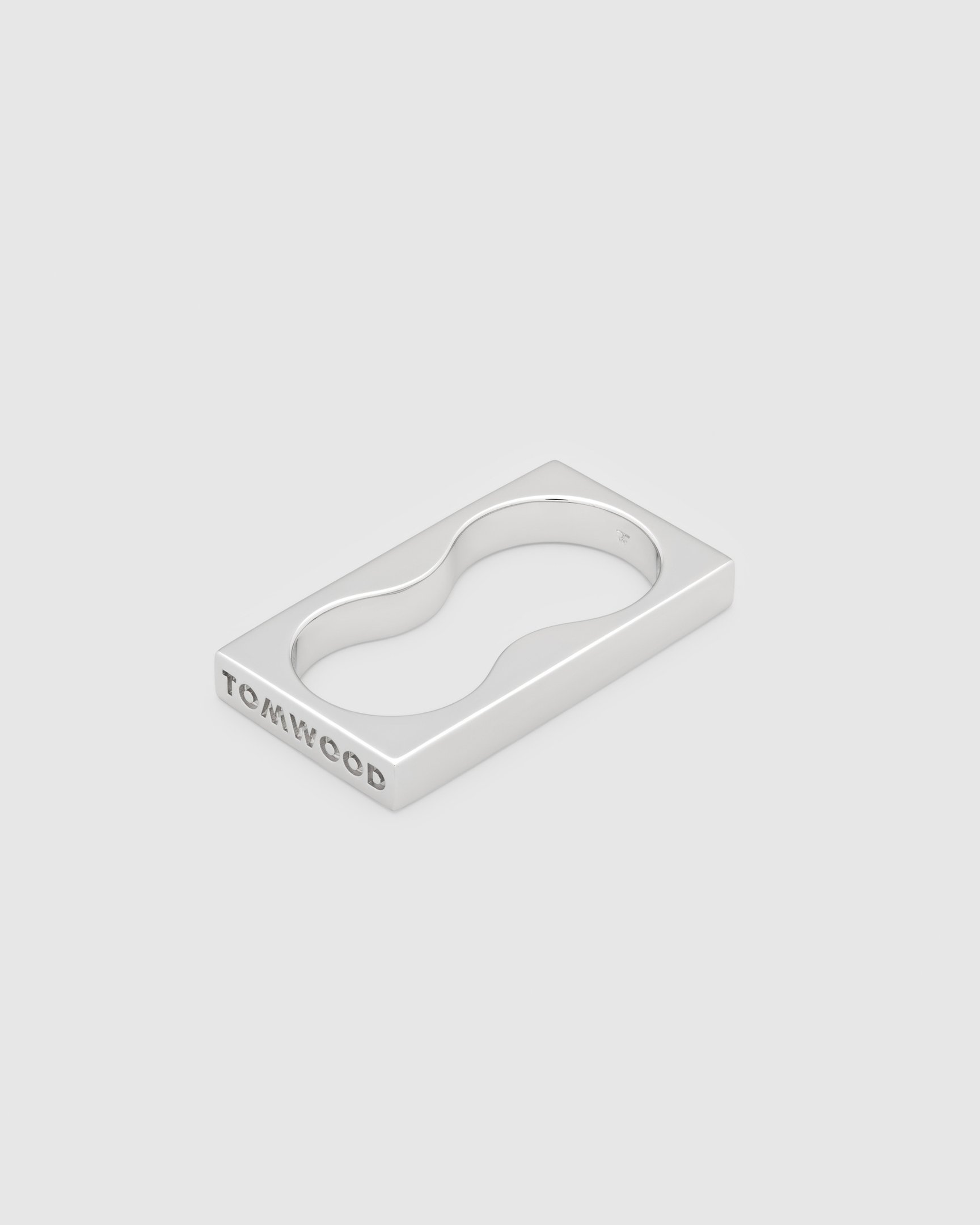 トムウッド スクエア リング tomwood cagering single トムウッドが正方形から着想を得たジュエリーコレクション