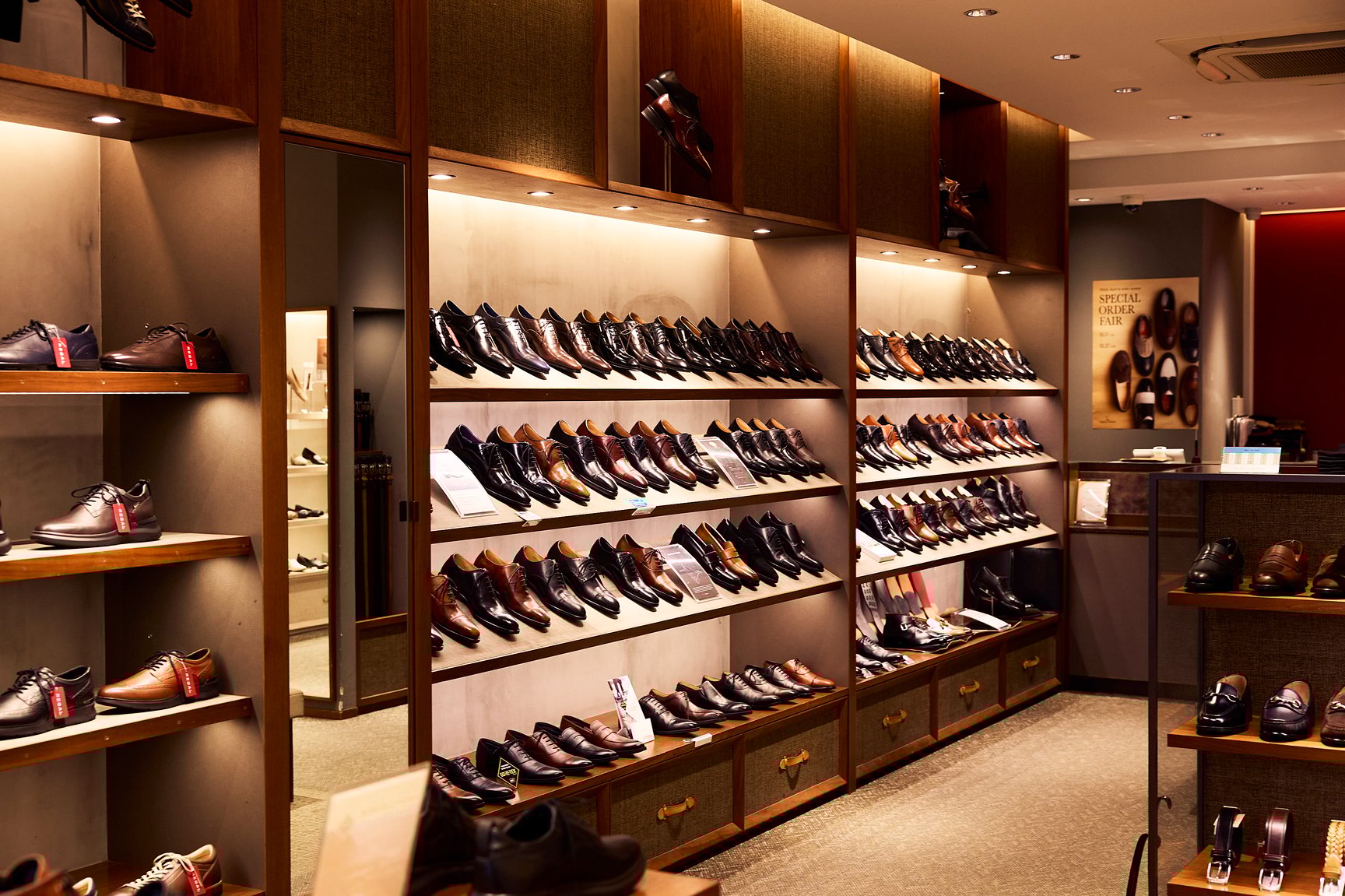 リーガル銀座数寄屋橋店の店内