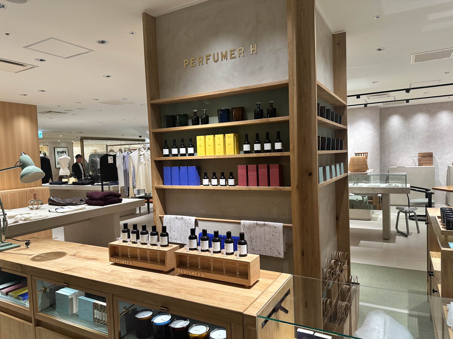パフューマー エイチ日本初店舗
