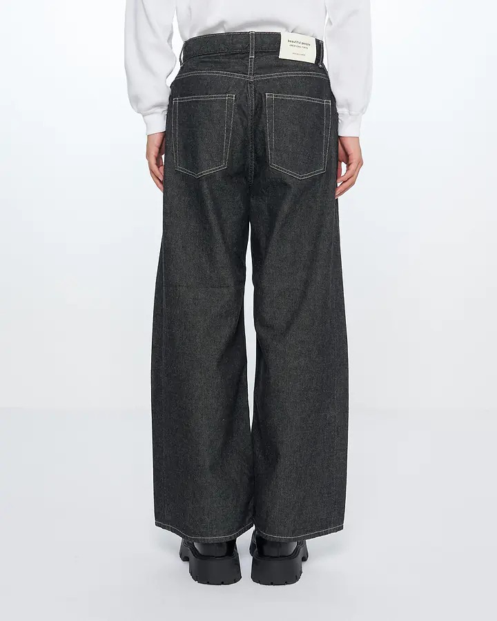 ビューティフルピープルのデニムパンツ