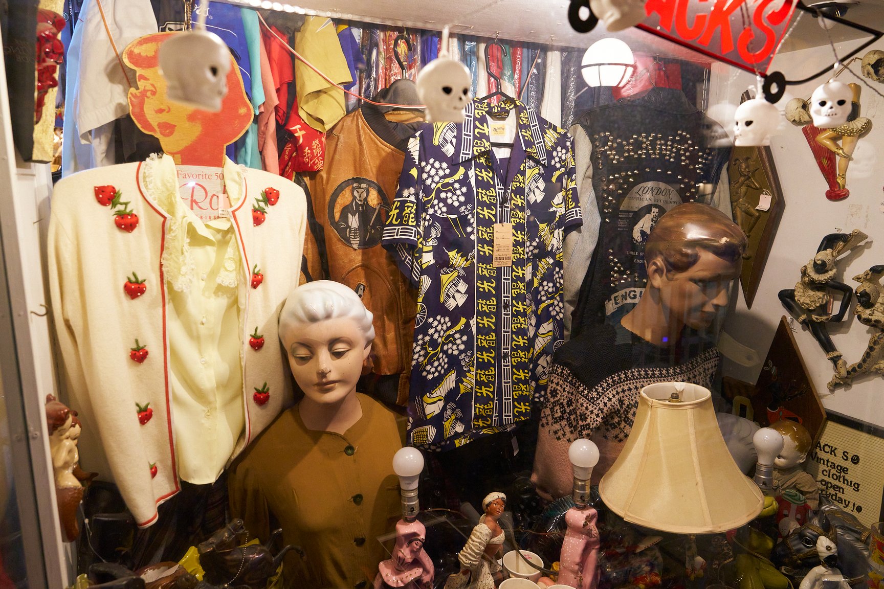 「ジャンピン ジャックス」店内