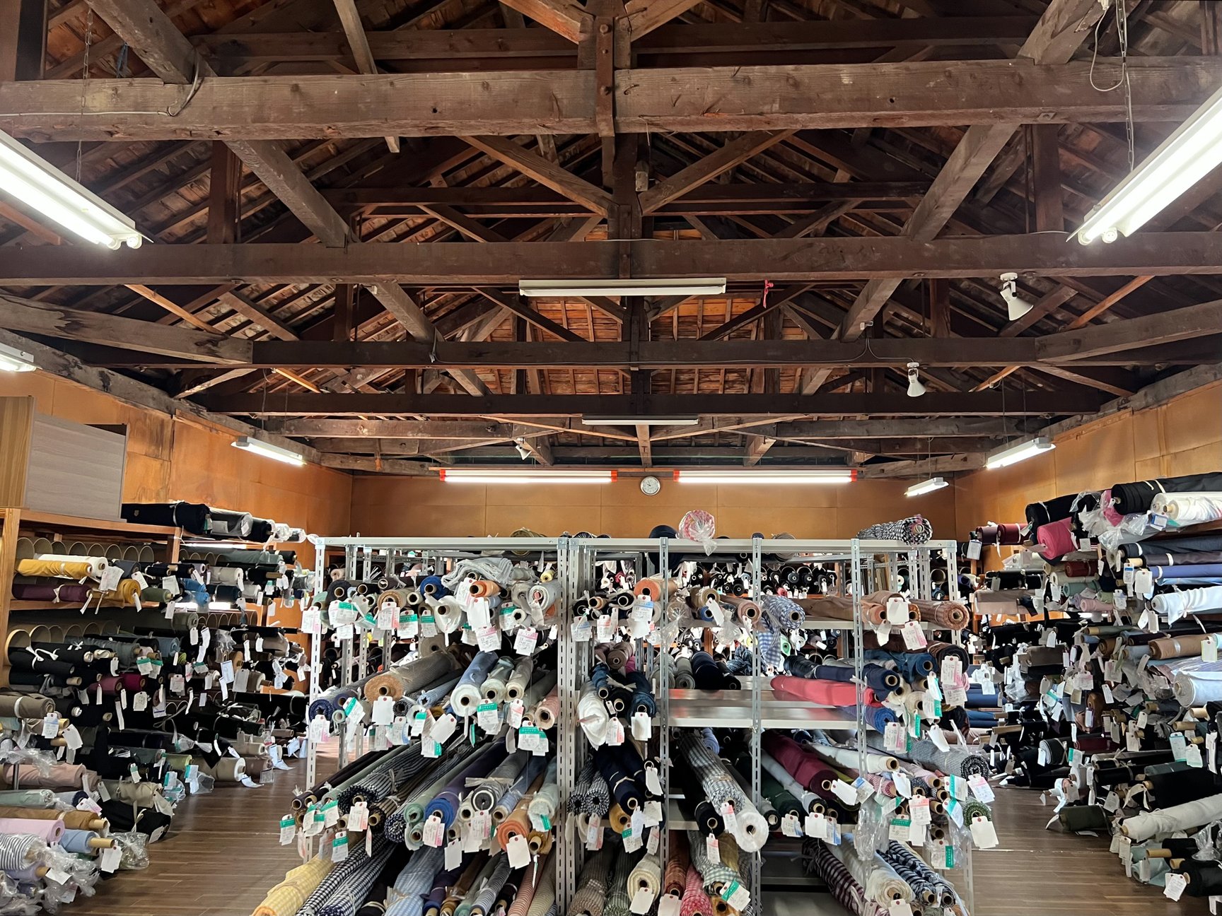 取引先の倉庫に眠る生地