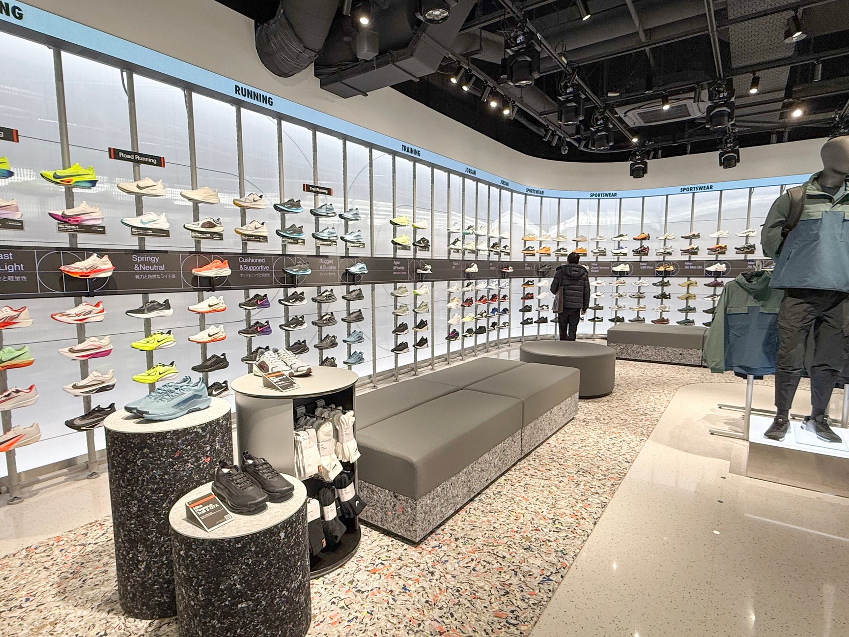 ナイキ 渋谷の店内