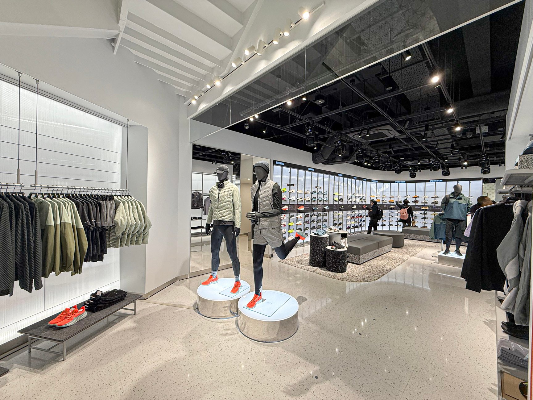 ナイキ 渋谷の店内