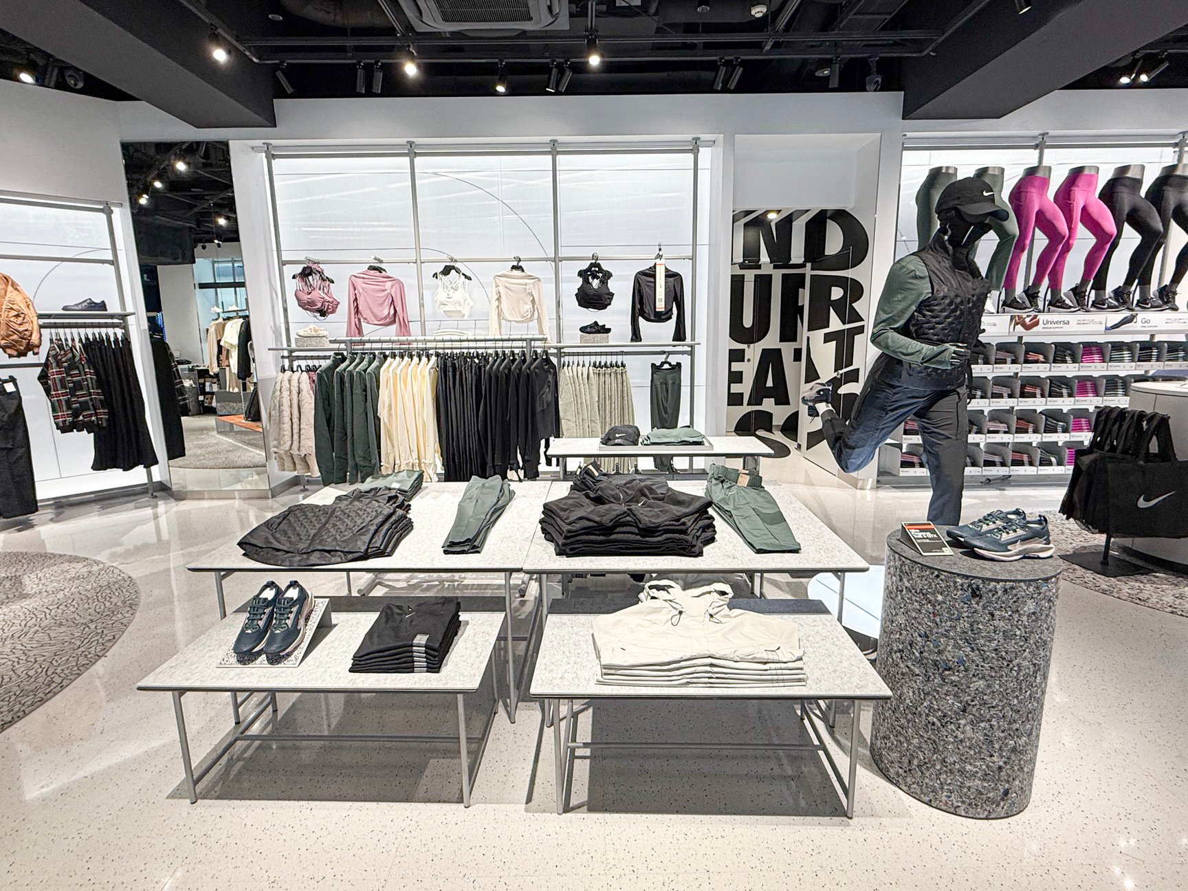 ナイキ渋谷の店内