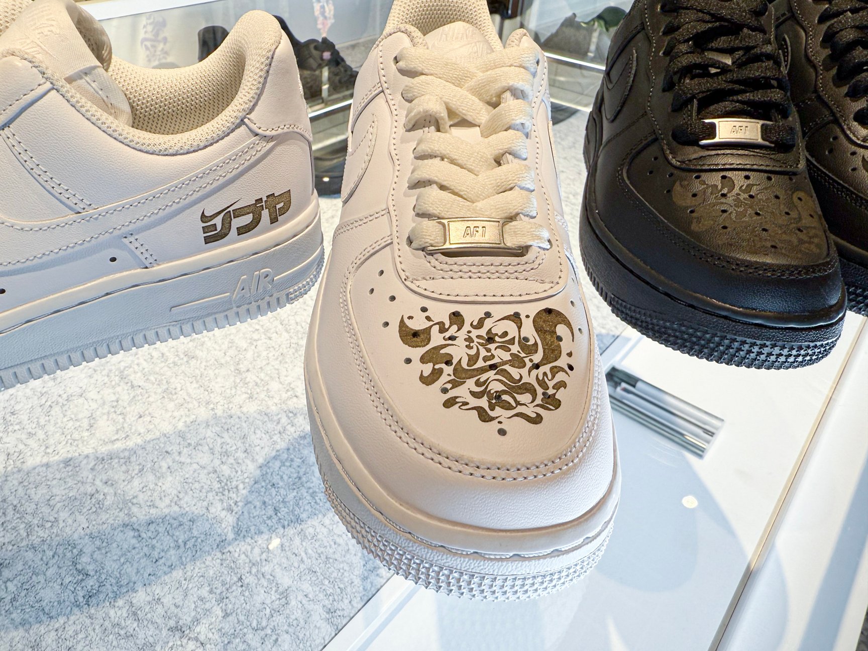 白いスニーカー