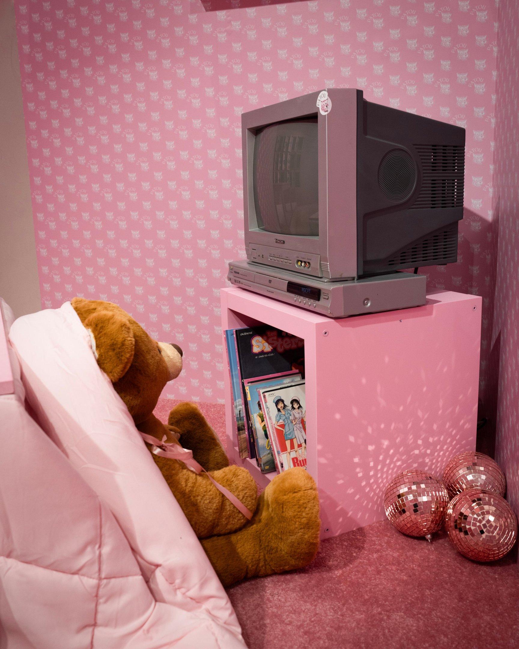 「オニツカタイガー(Onitsuka Tiger)」「パトゥ(PATOU)」のコラボレーションポップアップ。場所はロンドン店。