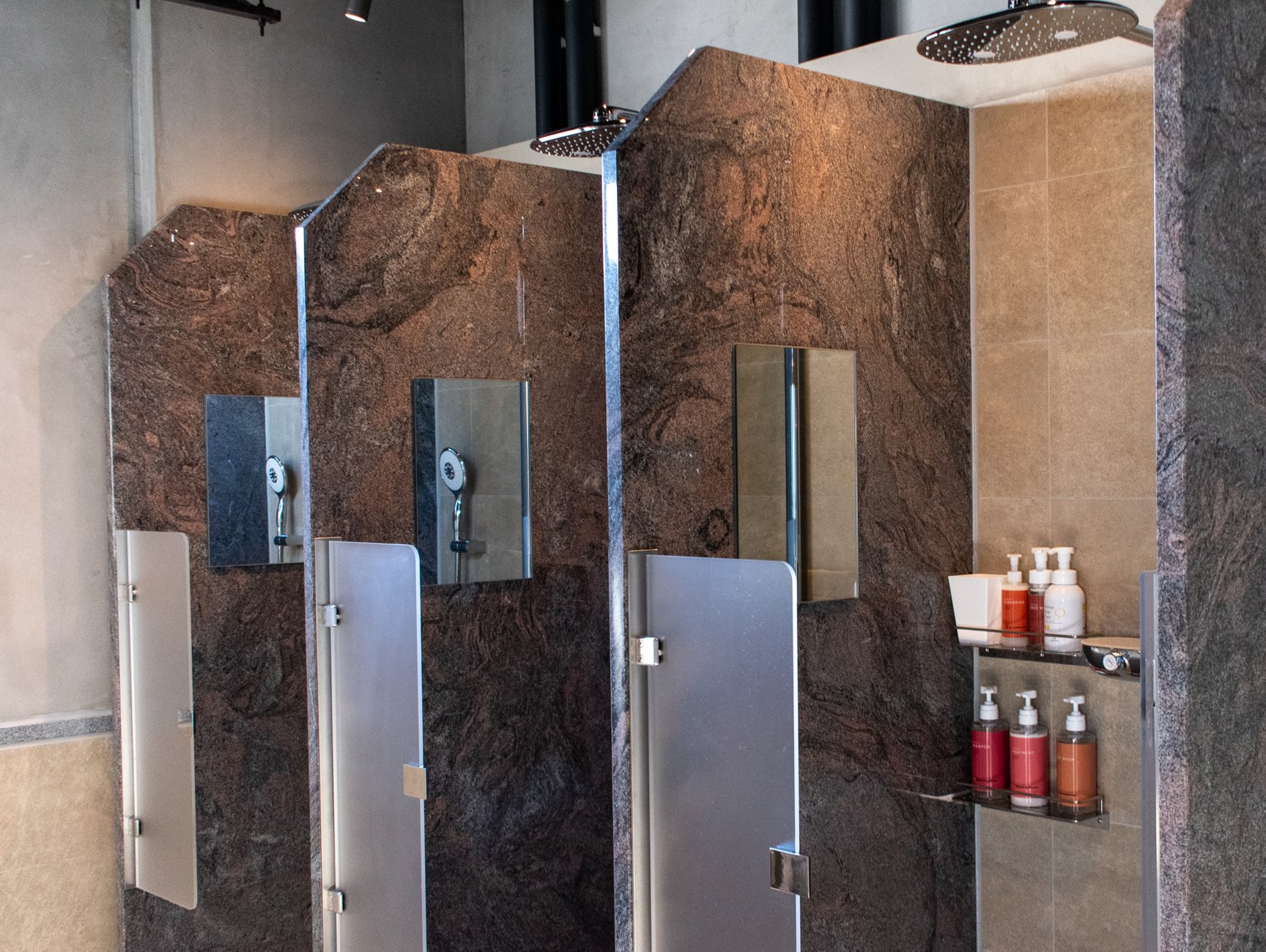 サウナハウス6階シャワースペース