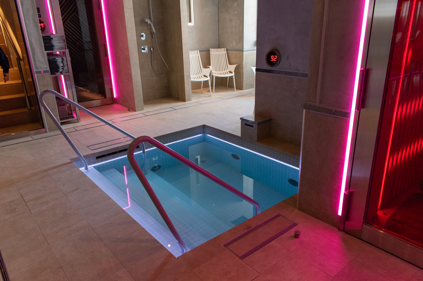 サウナハウス5階エキストラコールドプランチ