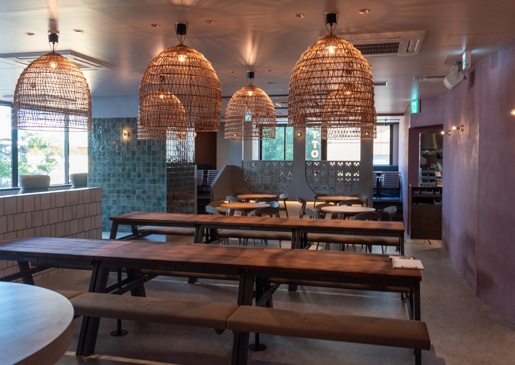 サウナハウス2階THE CEDAR TABLE