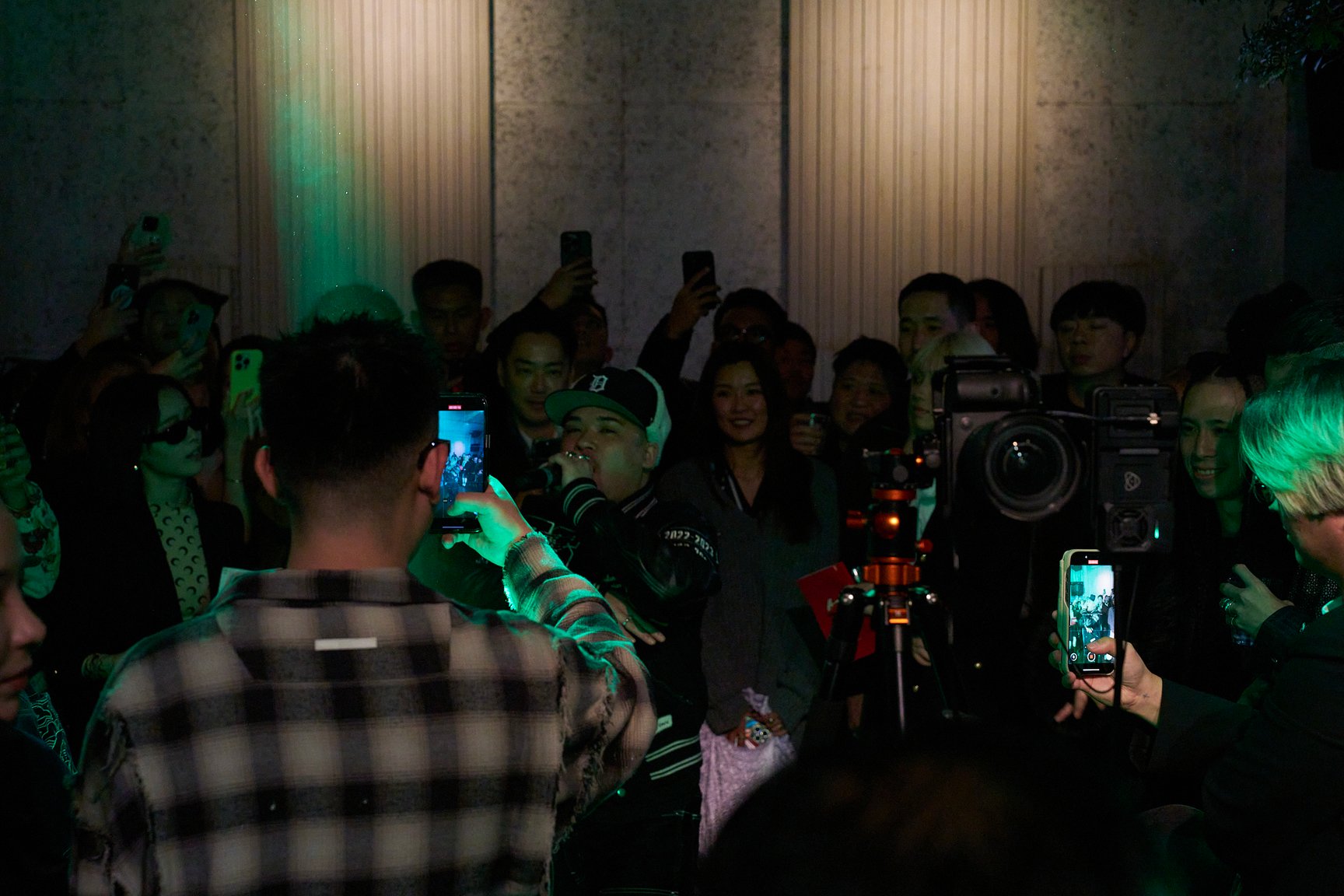 ライブ中のCHICO CARLITO