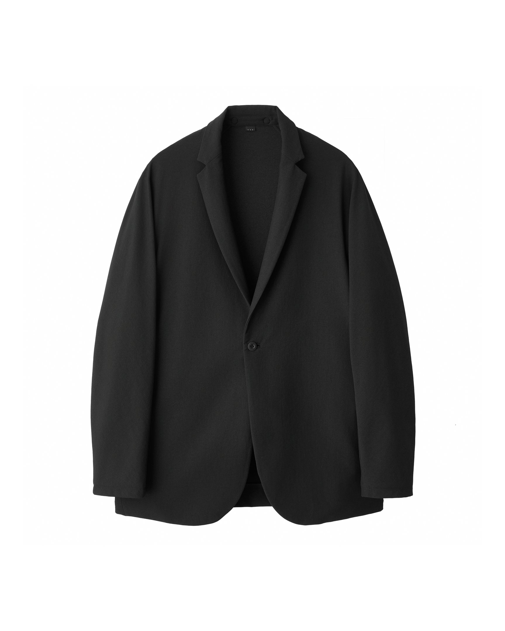 テアトラが仕掛けるイノベーティブなスーツとは？全ドレスコード