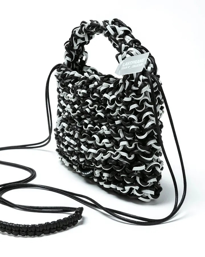 ラストフレームのショルダーバッグ