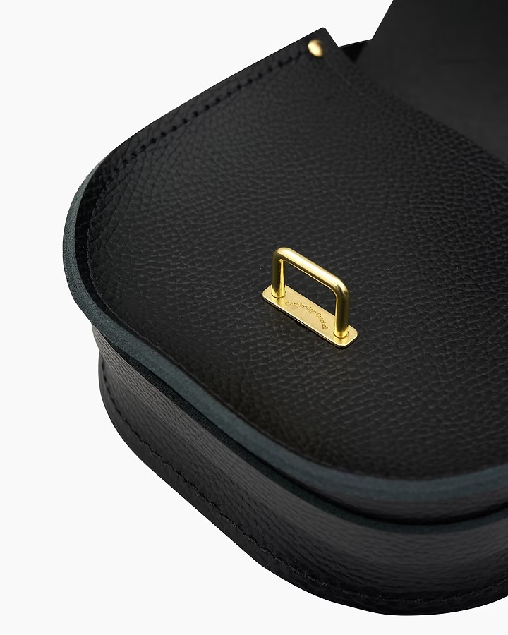 ケンブリッジ・サッチェルのショルダーバッグ