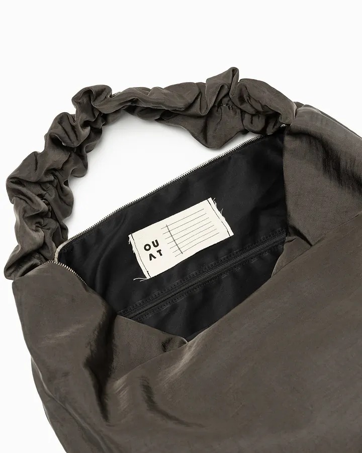 OUATのショルダーバッグ