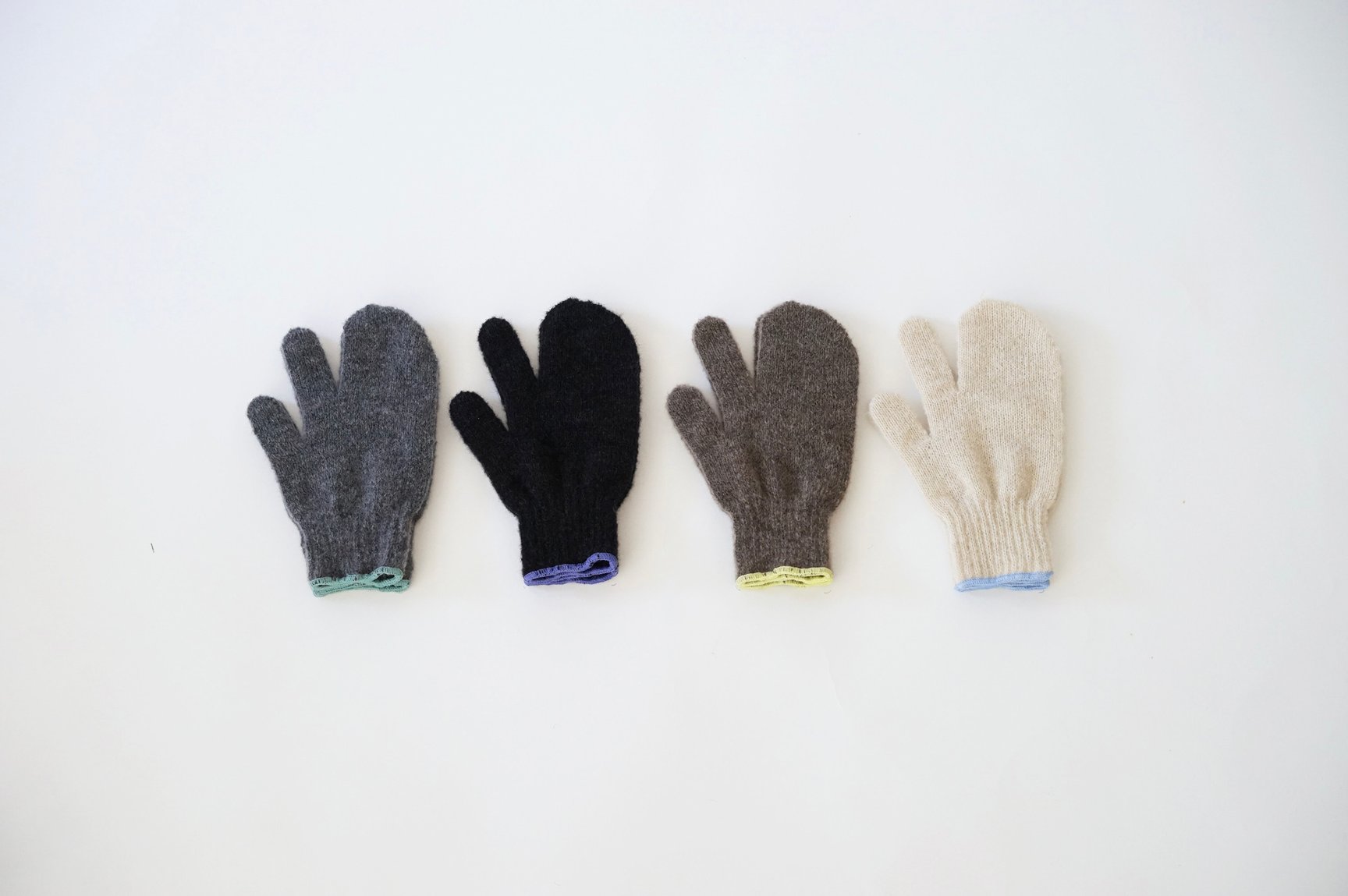 軍手をモチーフにした手袋