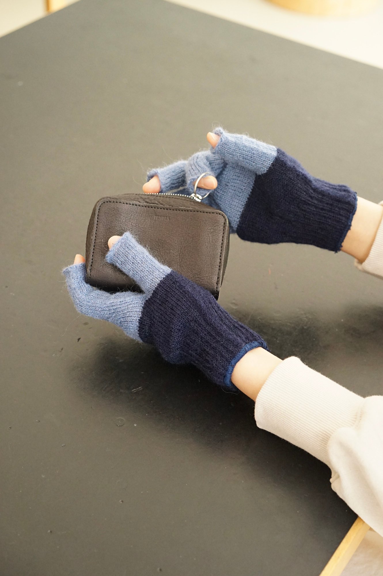 軍手をモチーフにした手袋