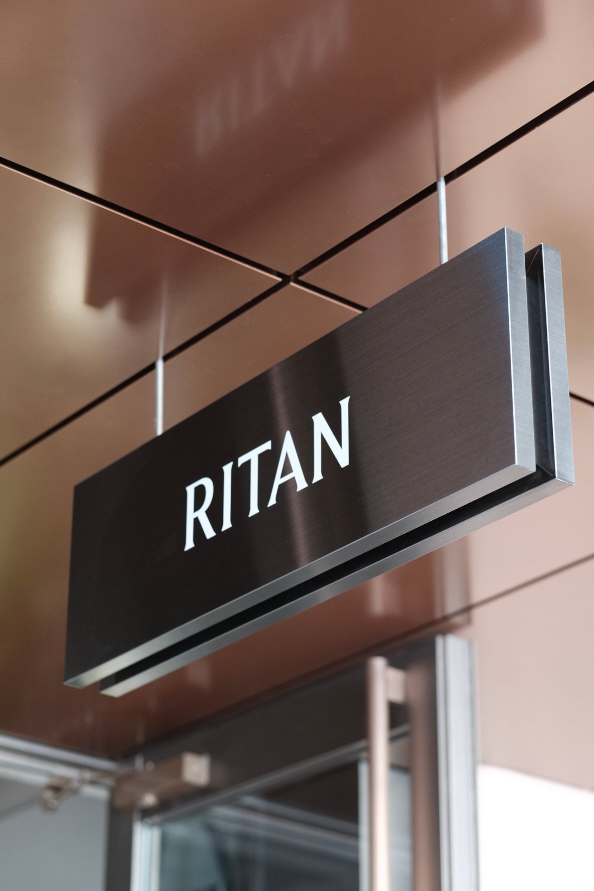 「RITAN AOYAMA」の店内