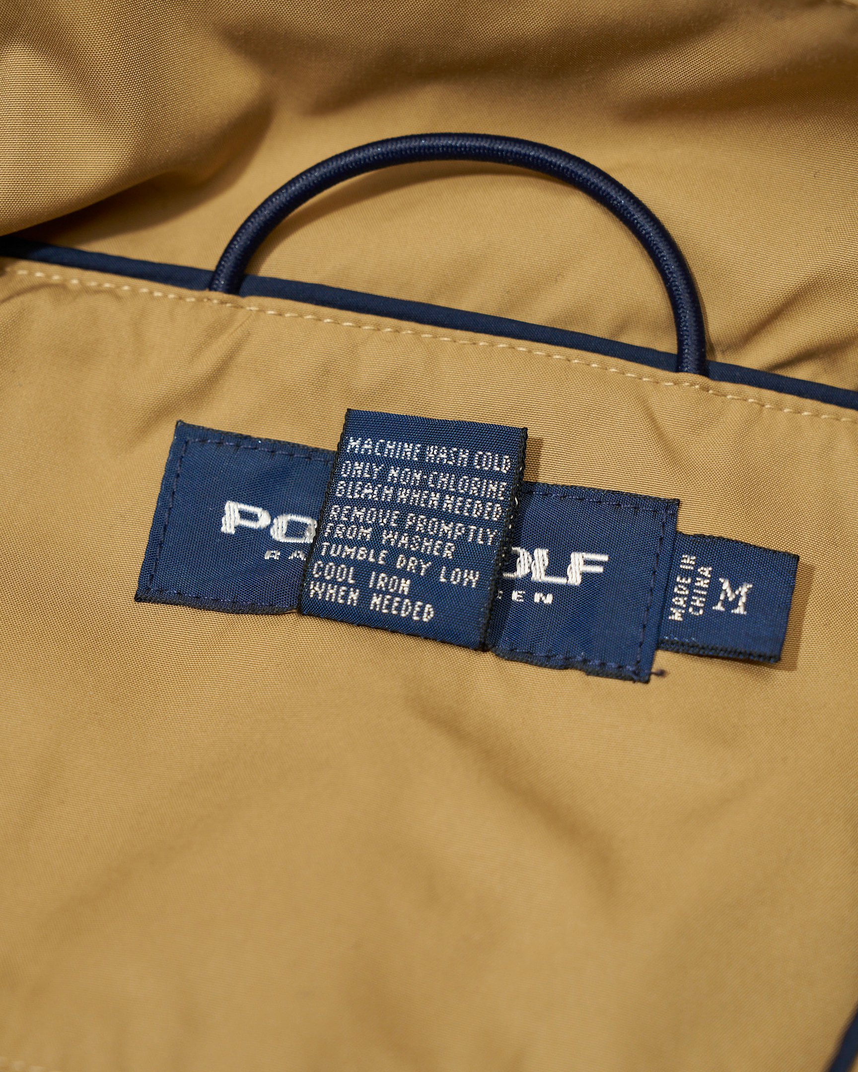 ラルフ ローレン社が1990年代後半から2000年代前半までの期間で展開していたレーベル「ポロ ゴルフ」のタグ