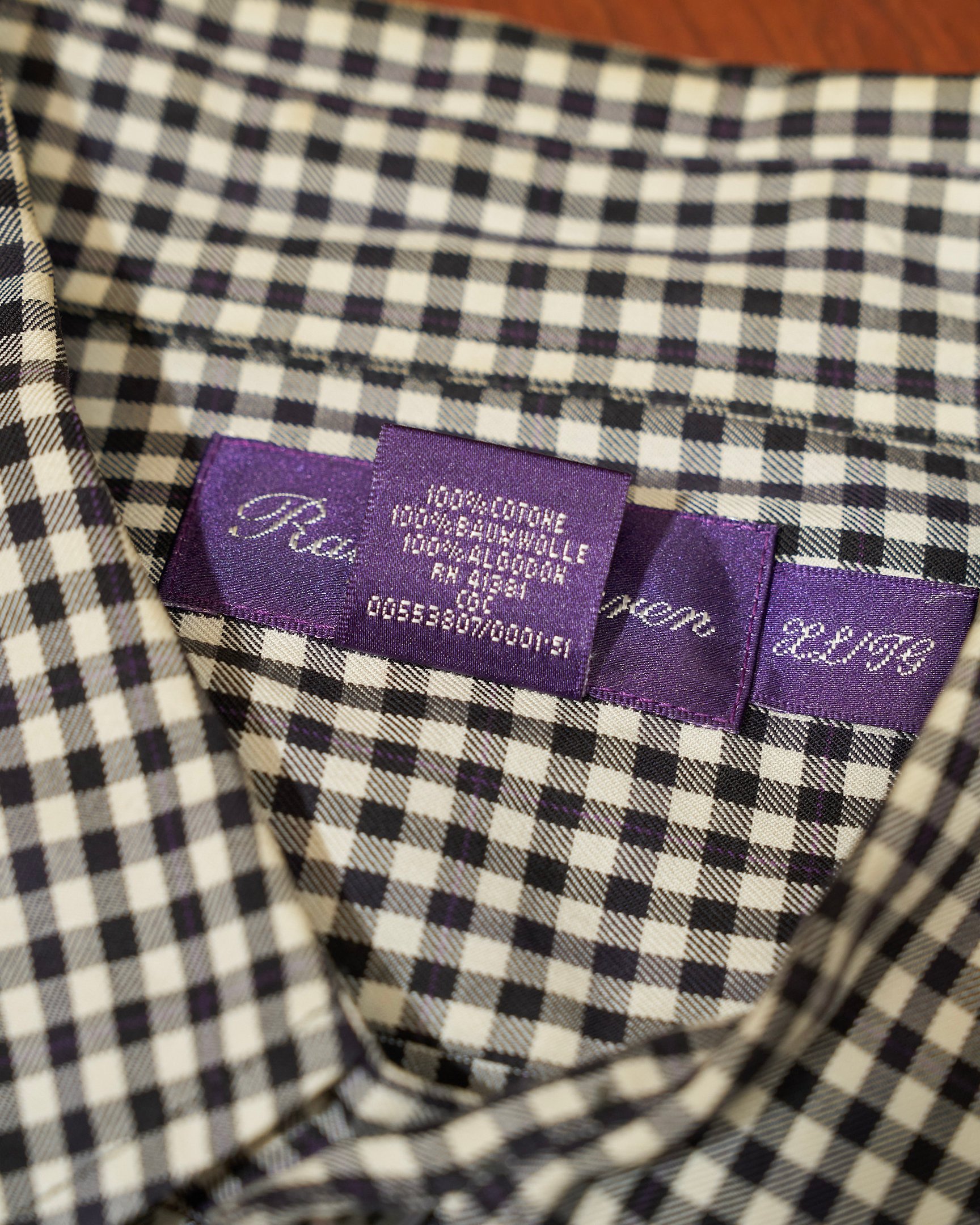 ラルフ ローレン社が1994年から現在まで展開するレーベル「ラルフ ローレン パープル レーベル」の1990年代のタグ