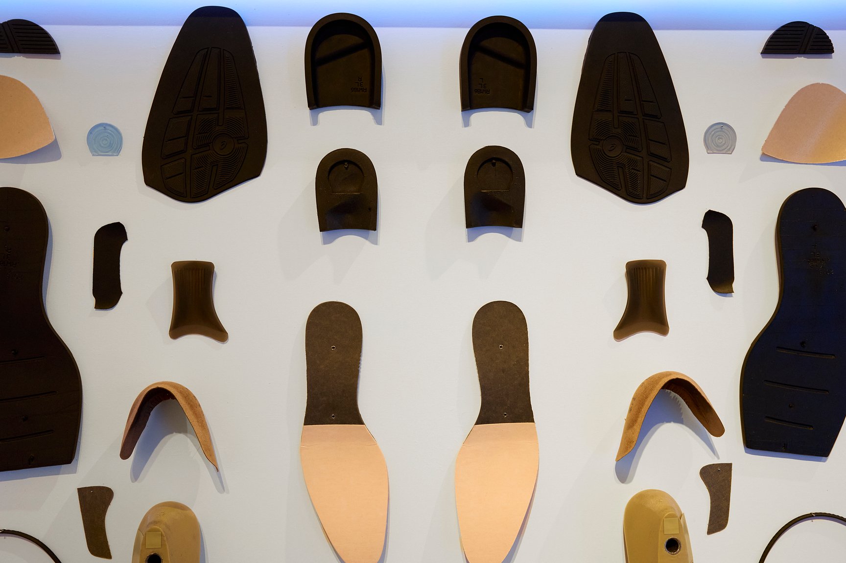 革靴の分解パーツ