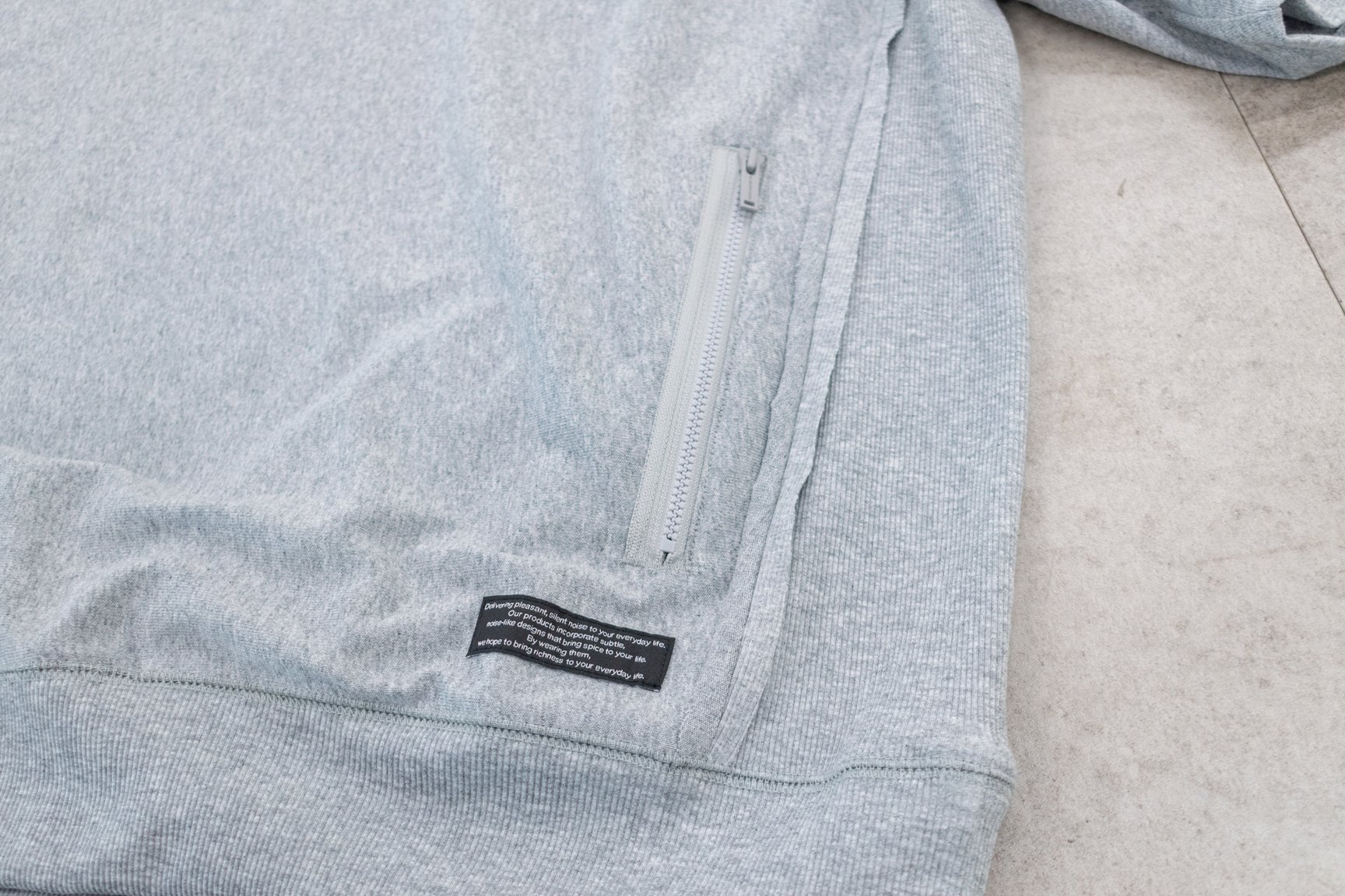「UG」スウェットTシャツ