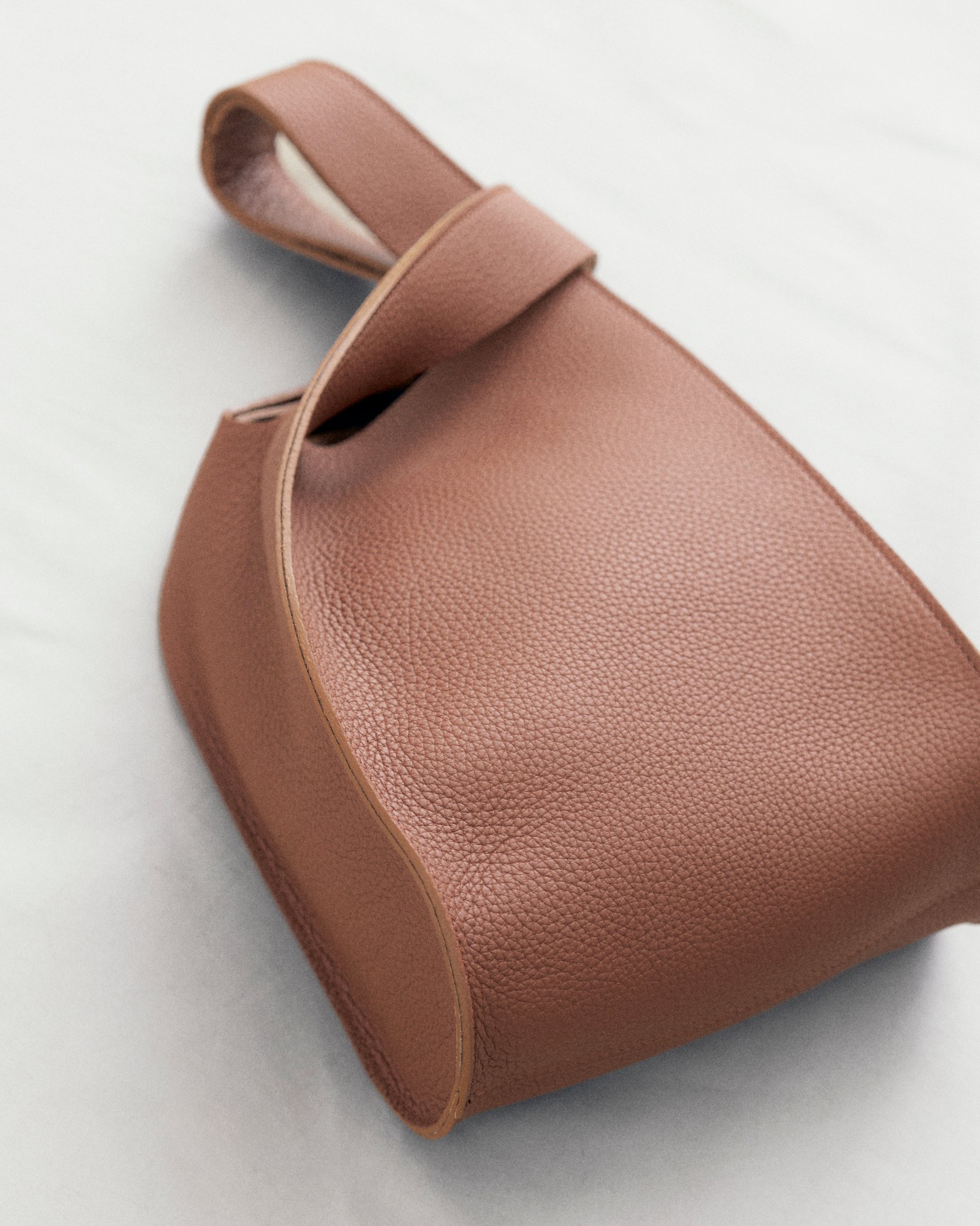 パキダムのレザーバッグ