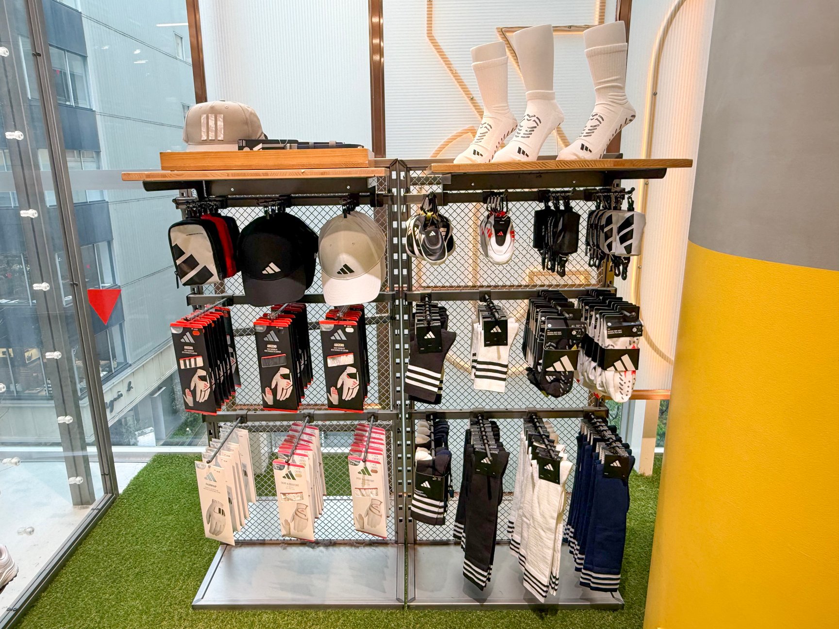 アディダスのゴルフアイテム