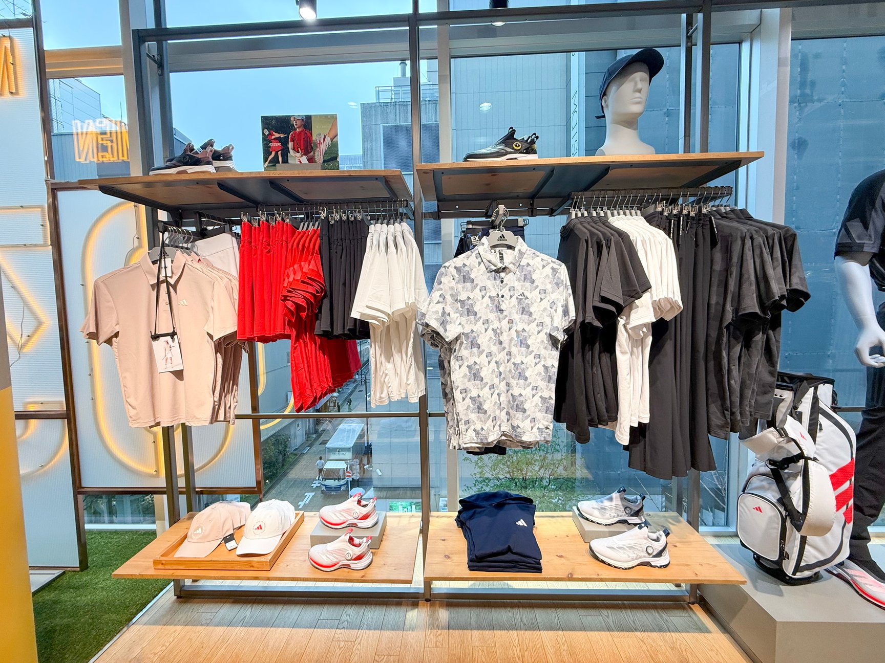 アディダスのゴルフアイテム