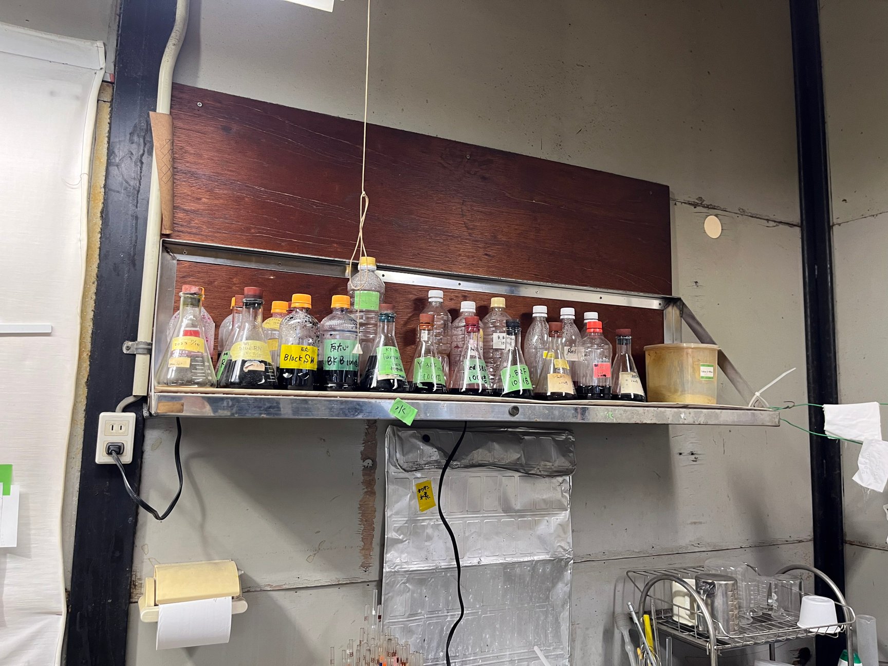 工場内の試験室