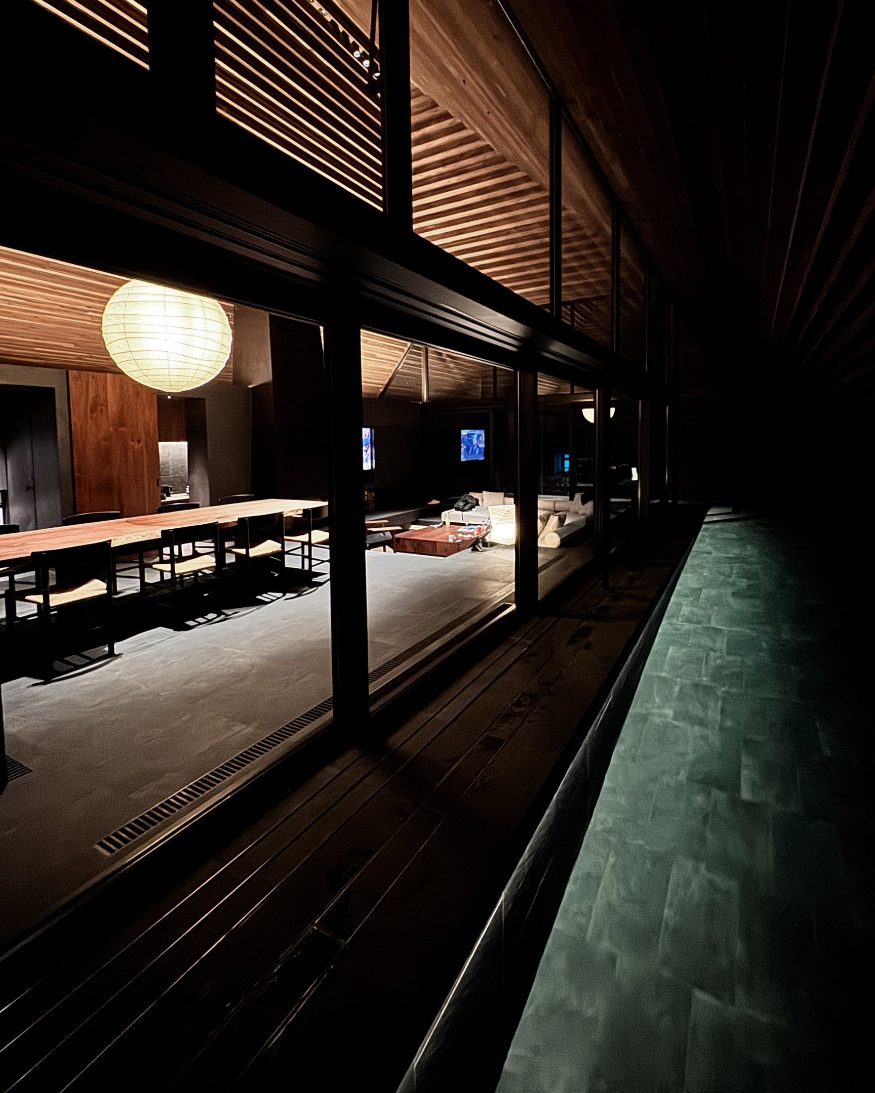 宿泊施設「NOT A HOTEL MINAKAMI (TOJI)」の内部