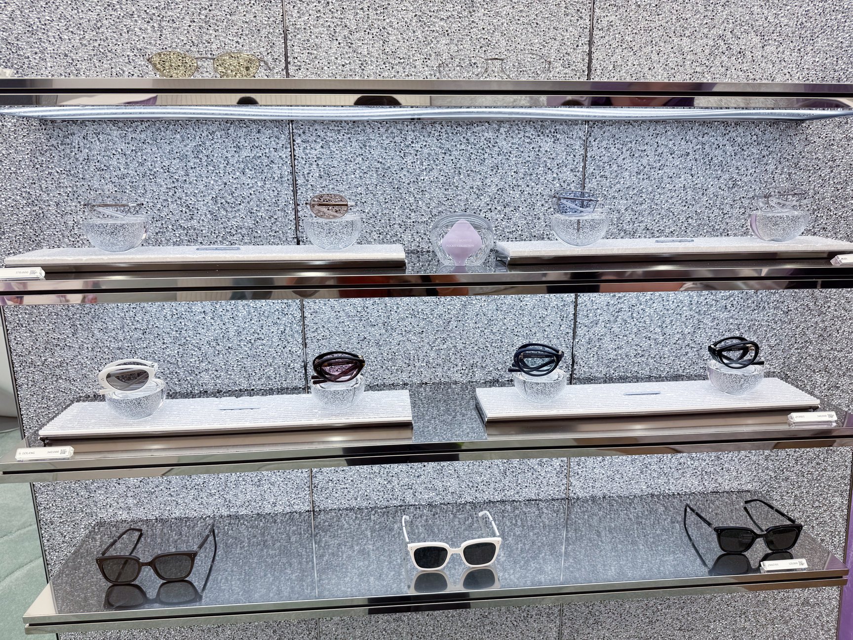 ポップアップ店内