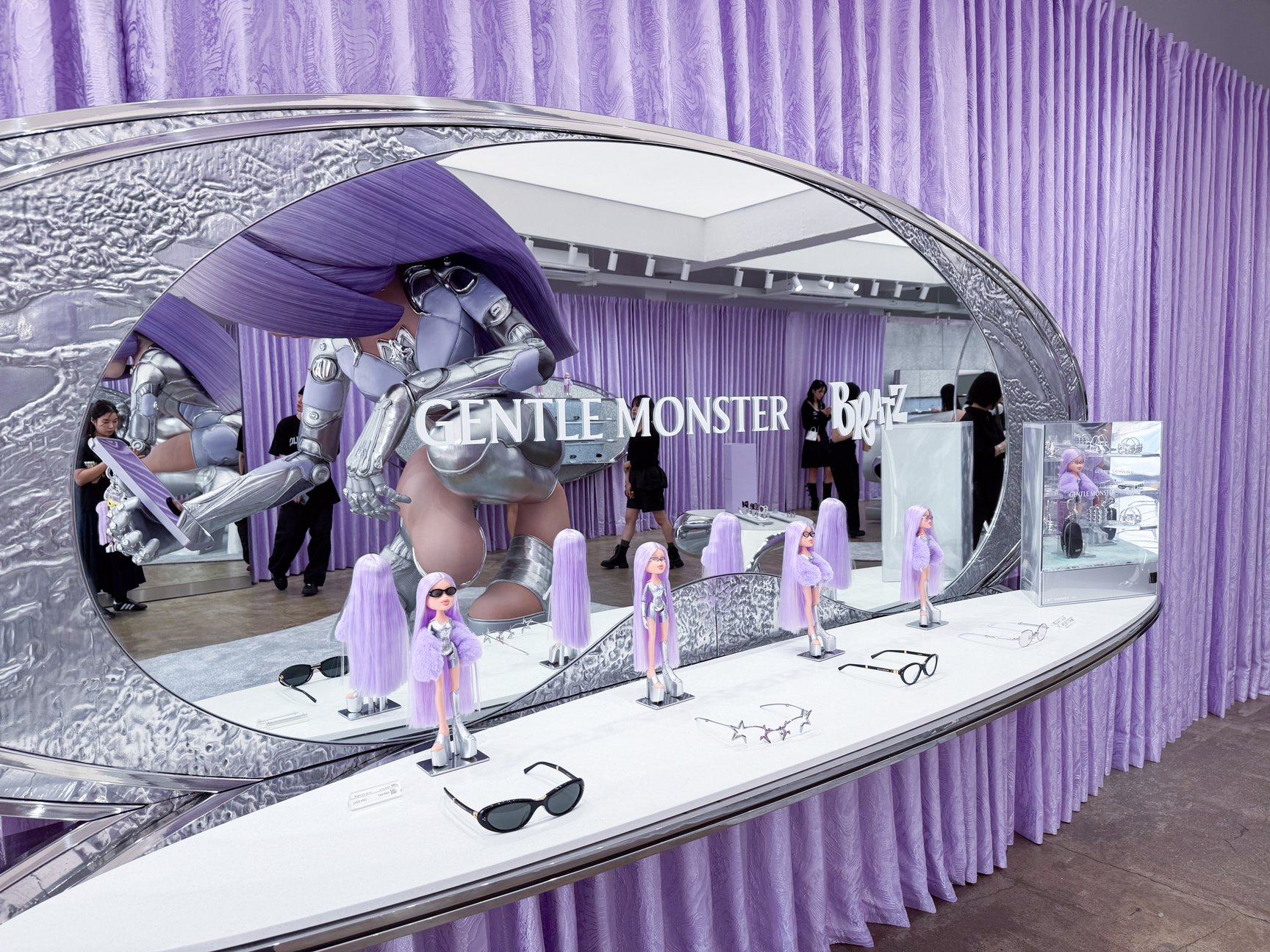 ポップアップ店内