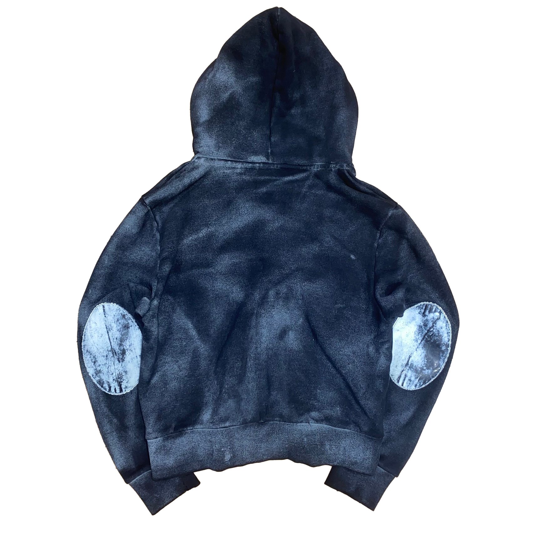 複数のポケットを施したフーディー