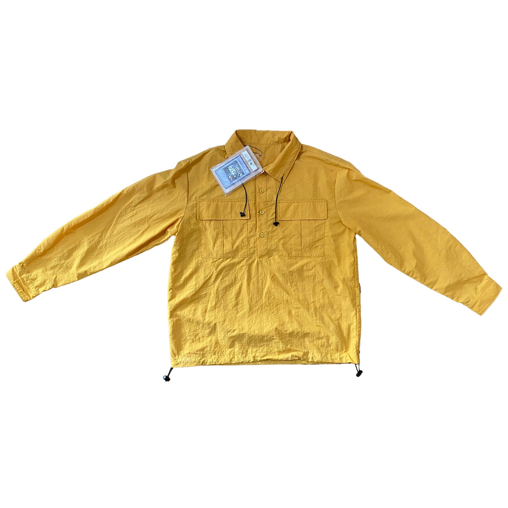 イエローのアノラックシャツ