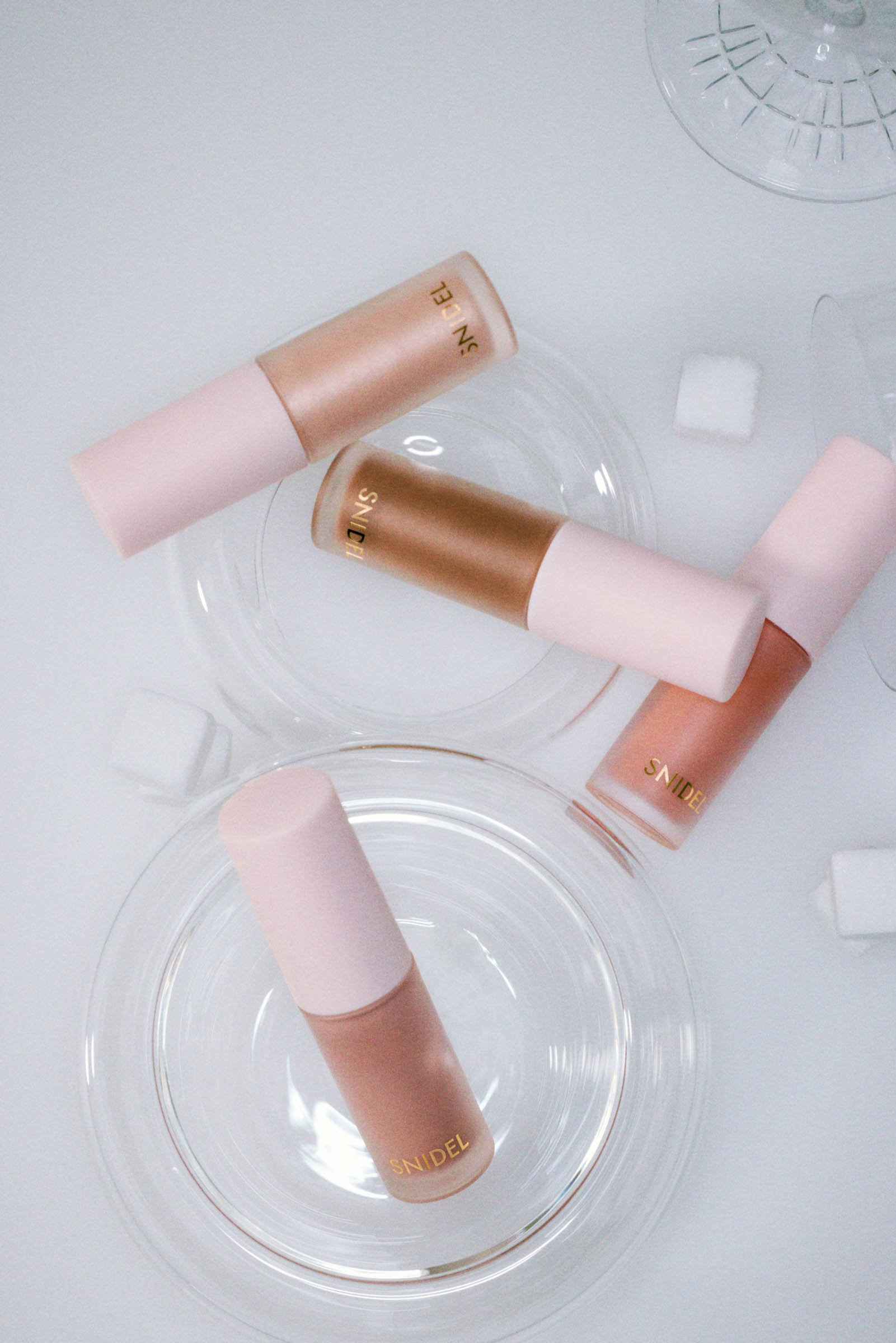 スナイデル ビューティー2025年秋冬コレクションのアイシャドウ