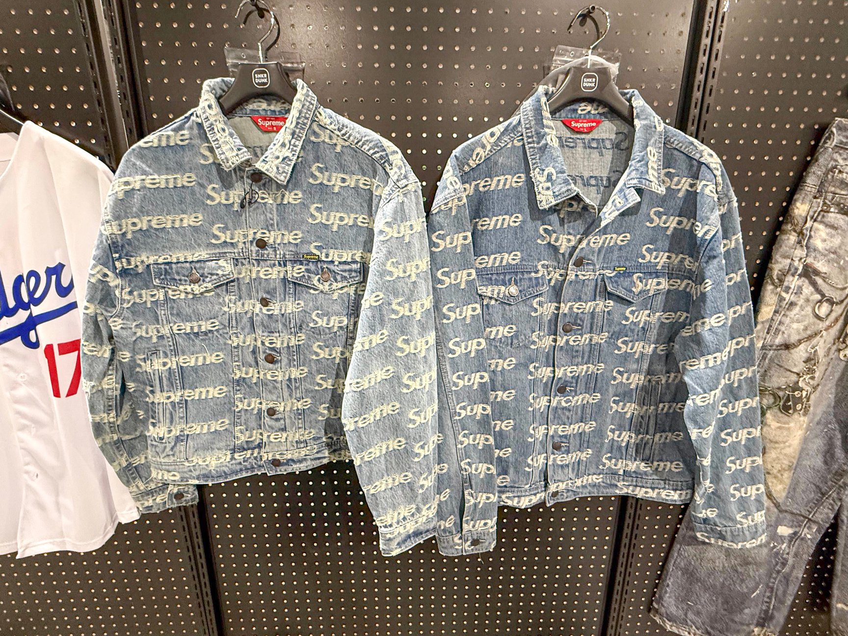 スニダンベースで取り扱っているアイテムの偽造品と正規品