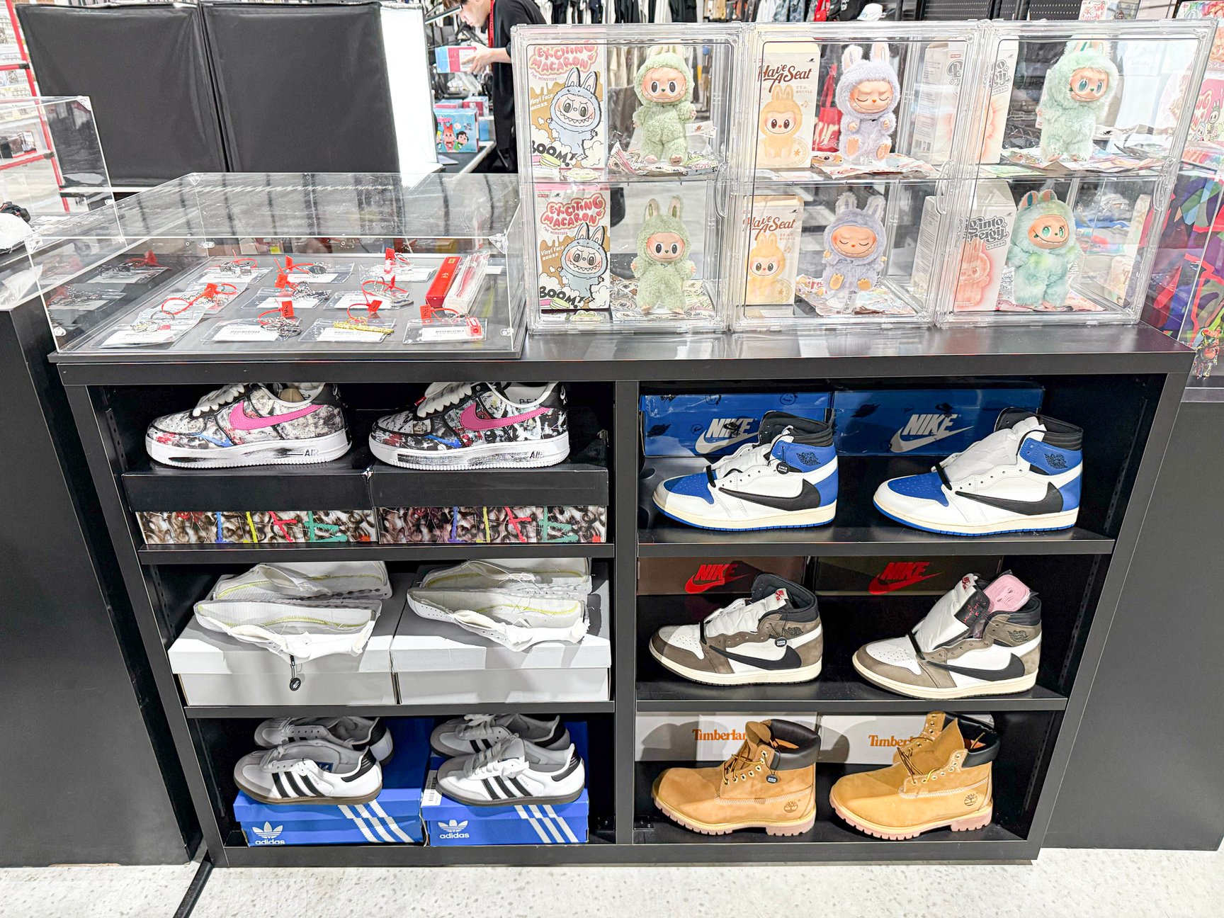 スニダンベースで取り扱っているアイテムの偽造品と正規品