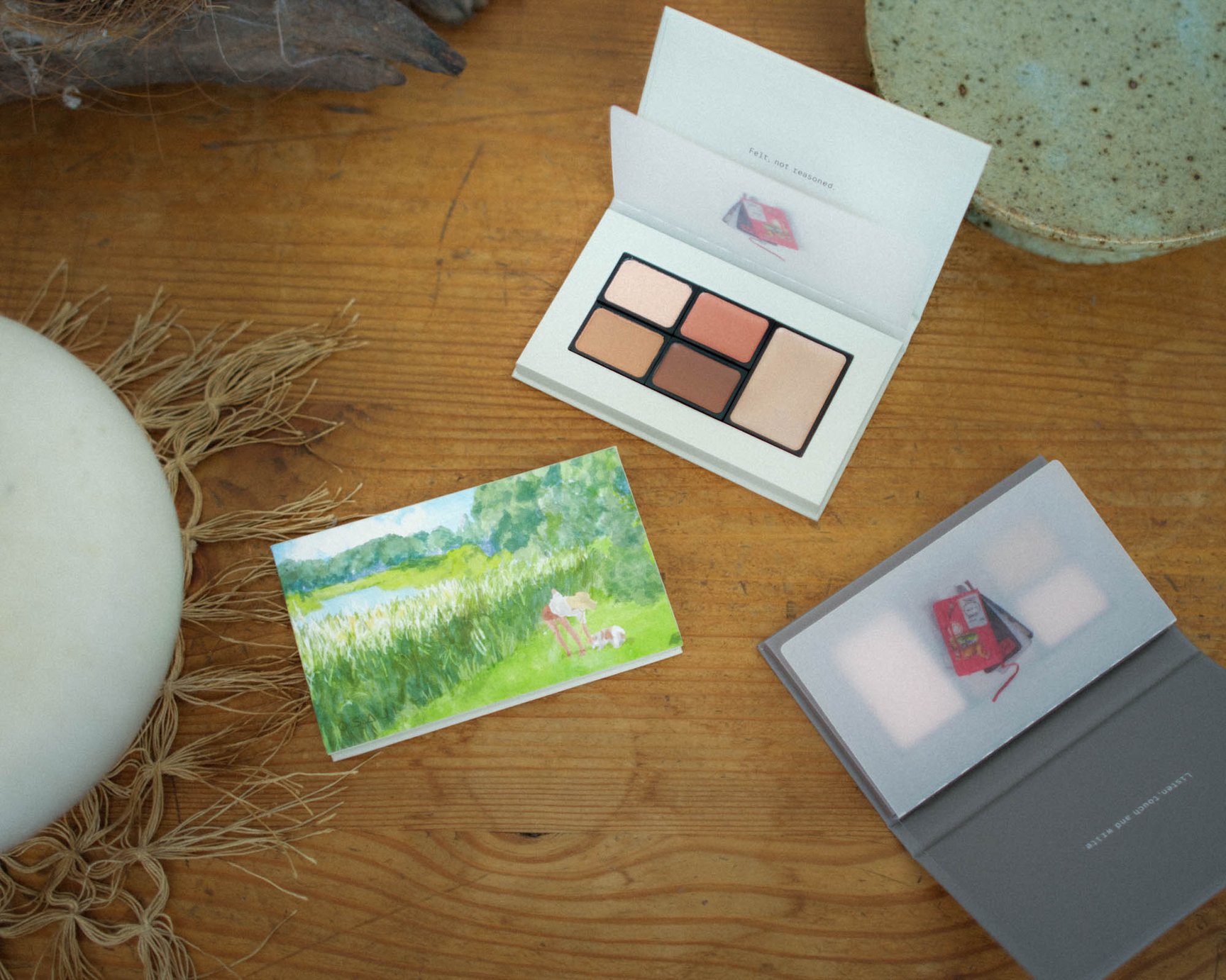 2025年クリスマスコフレ】オサジ：イラストレーターよしいちひろ