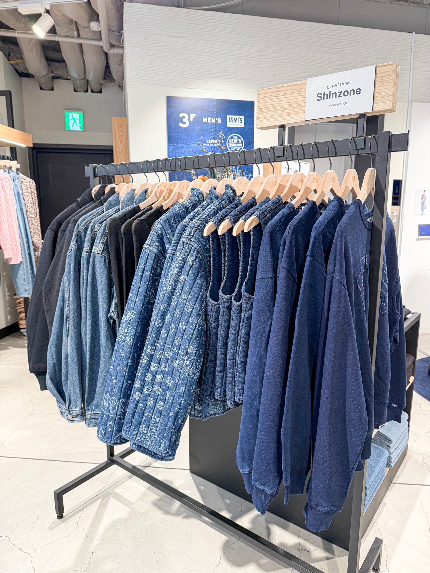 リーバイス 原宿フラッグシップストアの店頭
