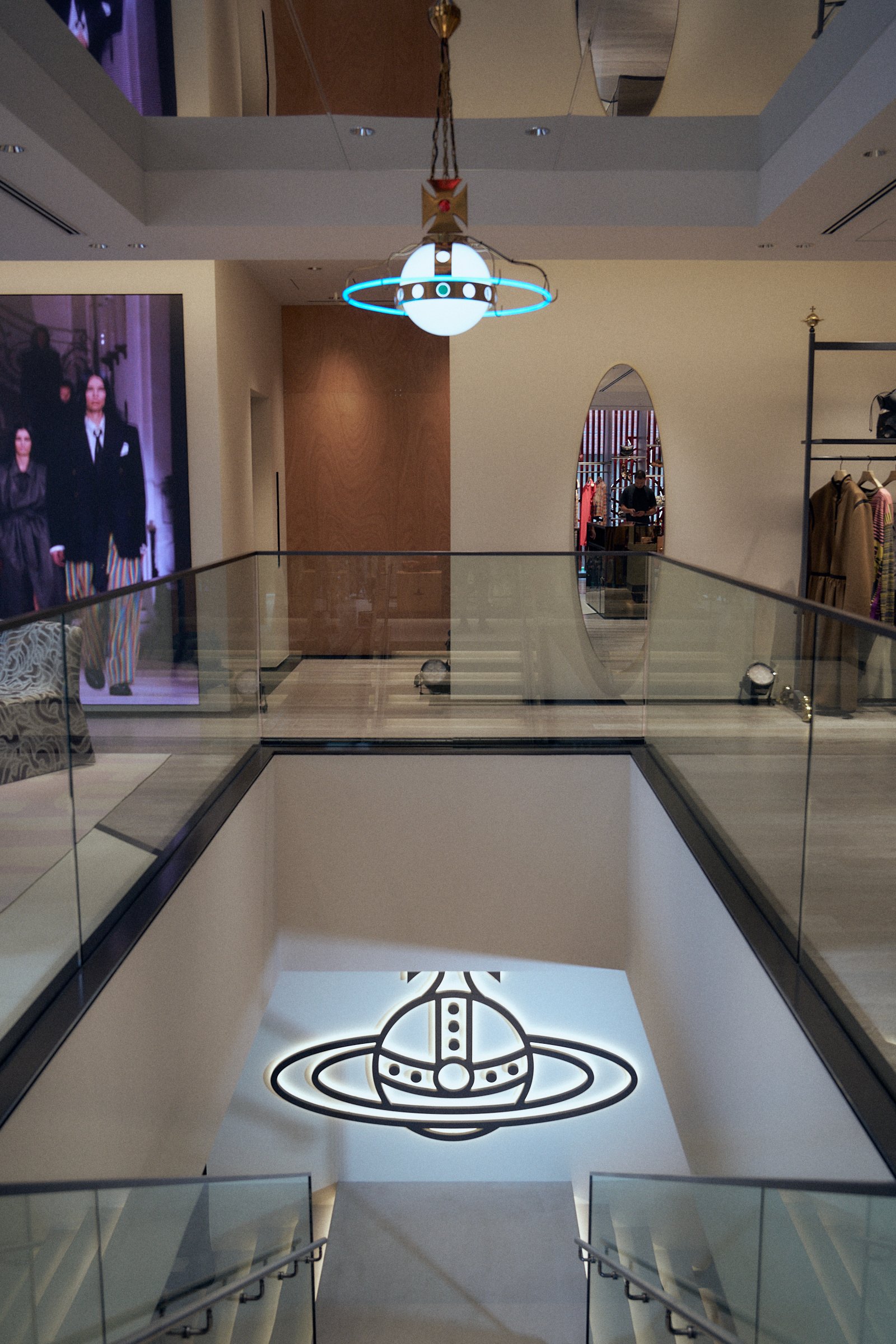 ヴィヴィアン・ウエストウッドの青山新店舗の様子